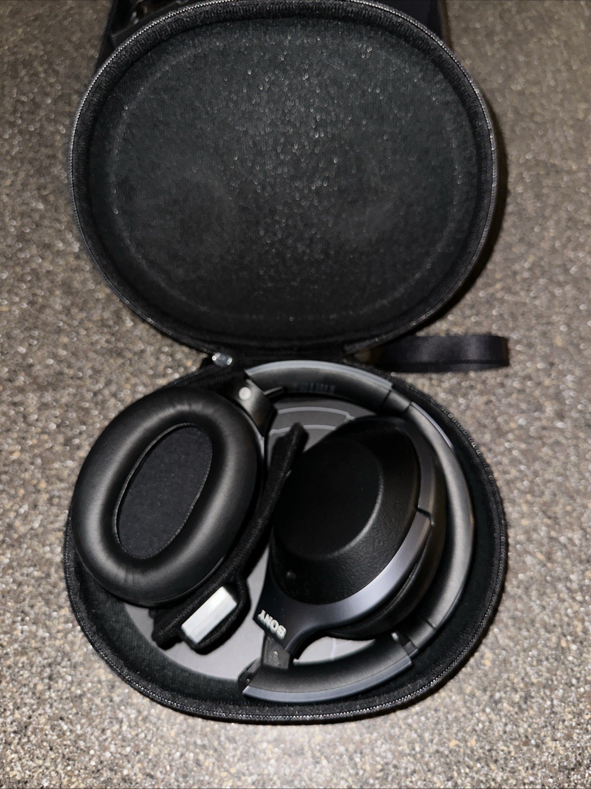 Sony Noise Cancelling Headphones WHCH710N Wireless Bluetooth Over the Ear New
