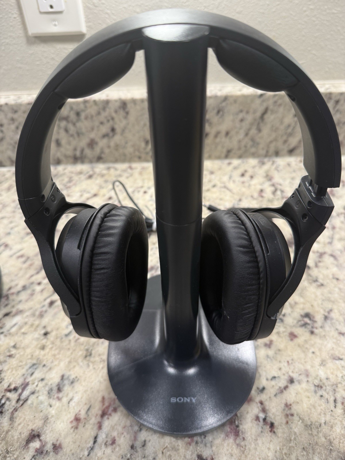 Set Of 2 Sony Wireless Headphones WH-RF400R with Transmitter Dock TMR-RF400