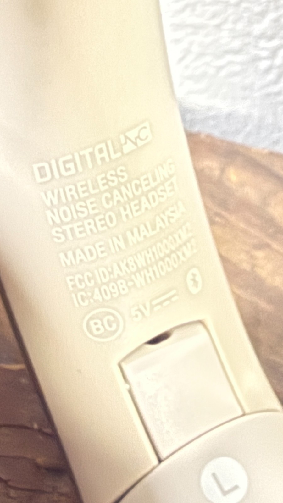 Sony WH-1000XM2 Wireless Noise Canceling Headphones – Champagne Gold