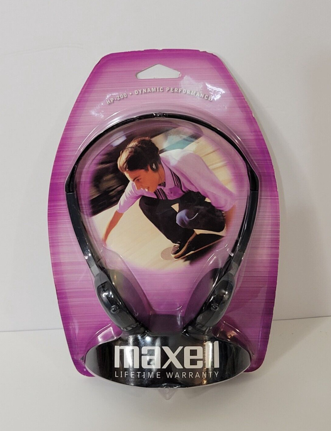 Maxell HP-200 Stereo Headphones Dynamic Performance Lightweight NEW SEALED Black