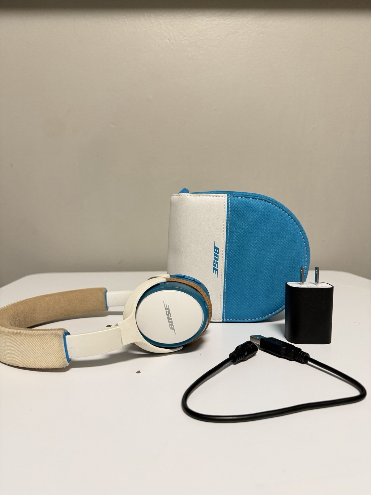 Bose Soundlink On-ear Headphones with Case Teal/White