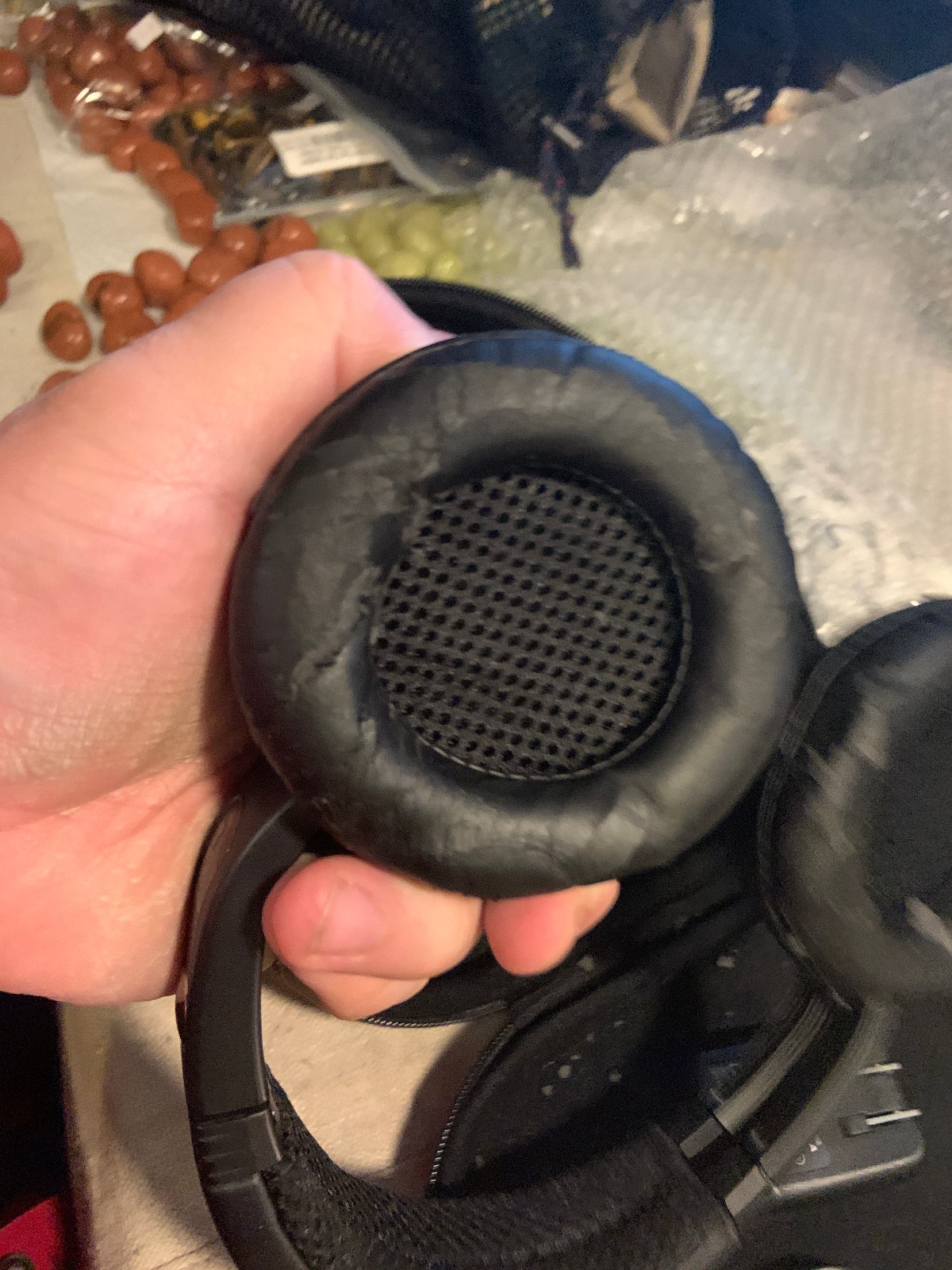 Motorola S805 Headphones w/ Case and Charger – NEED NEW FOAM
