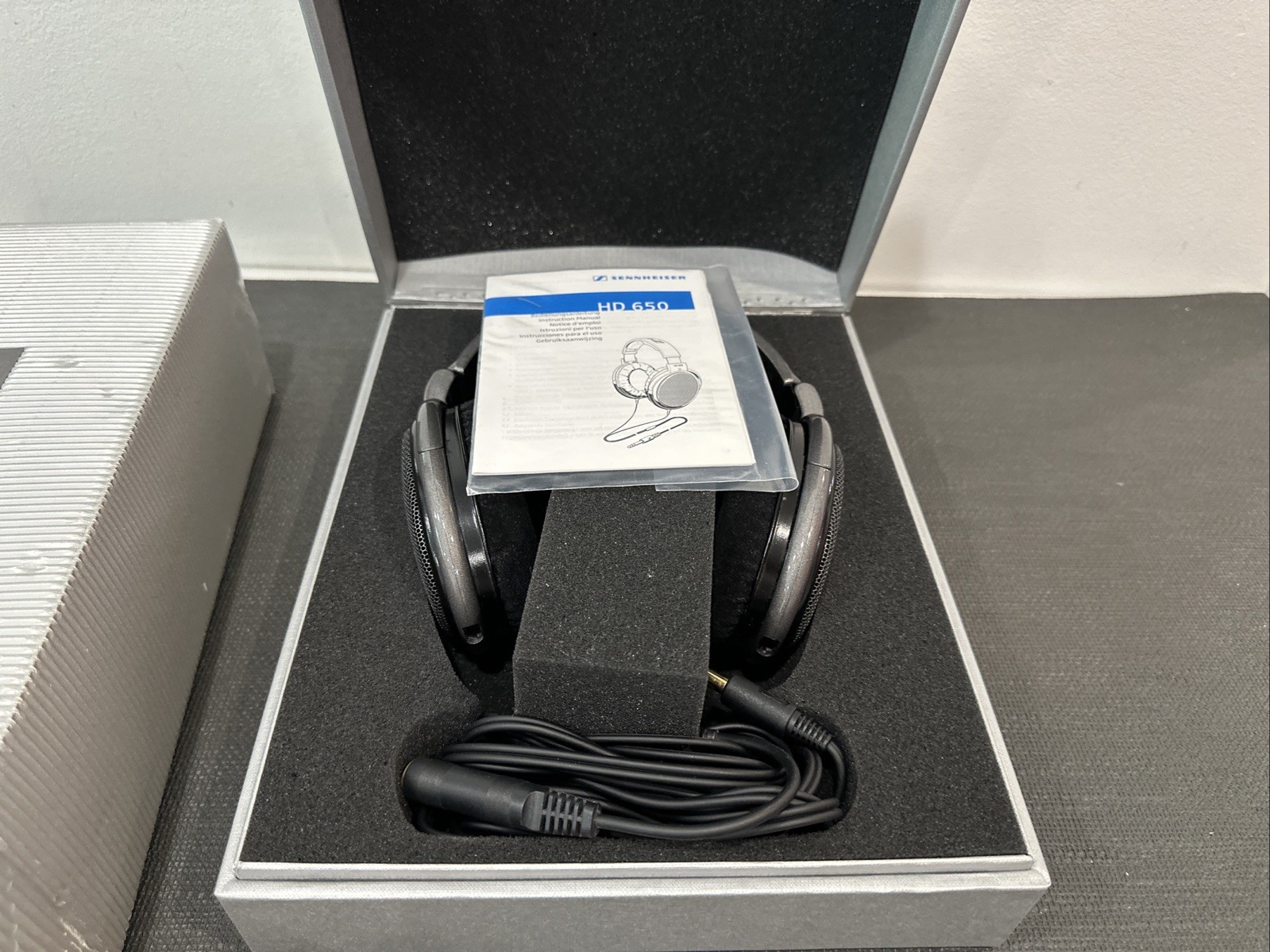 Sennheiser HD650 Reference Class Headphones Gray/Black