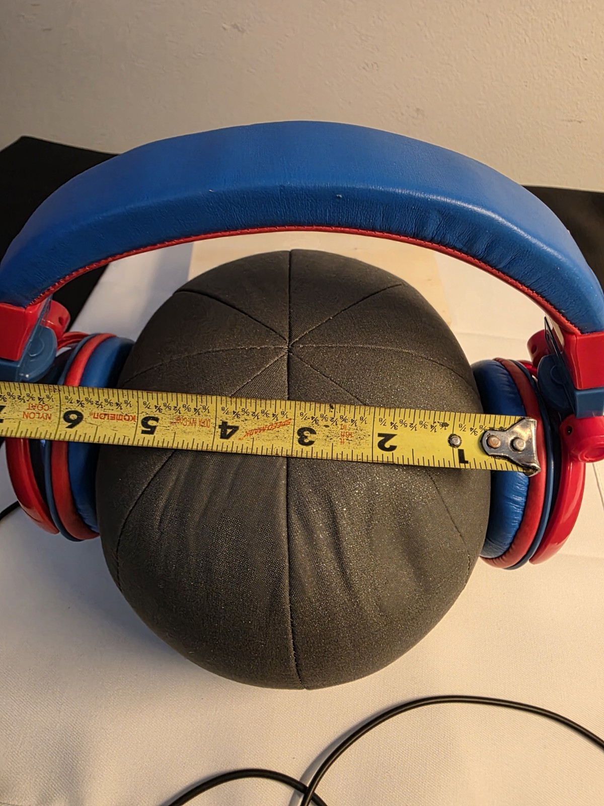 Kid Safe Headphones Superman DC Comics Logo Ages 3 – 9 Volume Limiting. 4ft cord