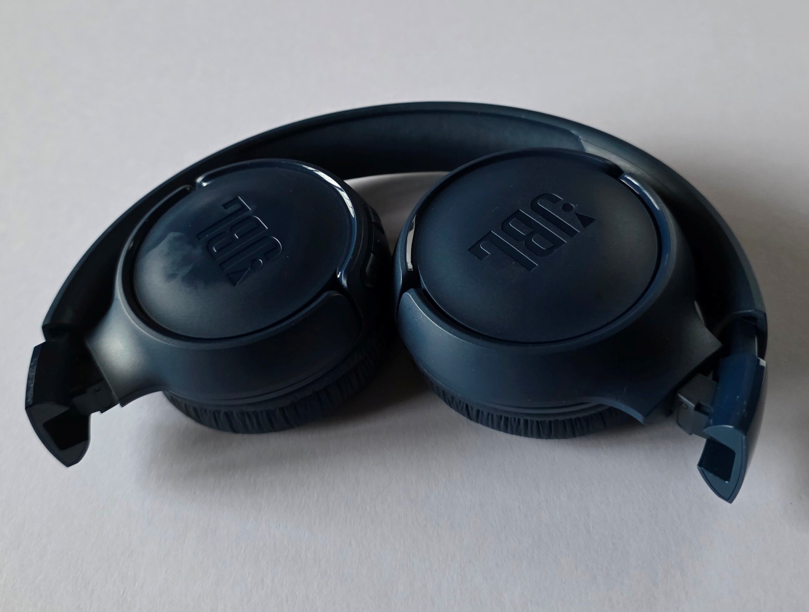 Original Blue JBL Tune 520BT On-Ear Wireless Headphones with Cable in Bulk Pkg