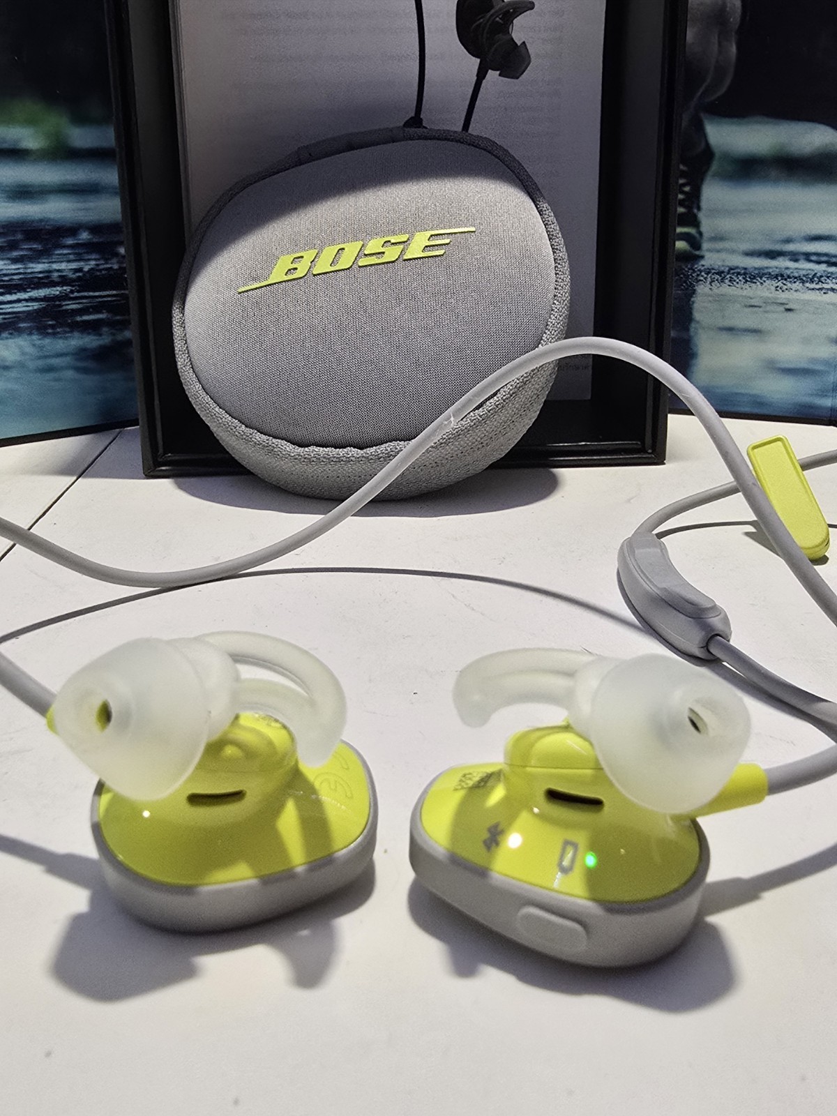 98%NEW Bose SoundSport Wired 3.5mm Jack Earbuds In-ear Headphones IOS / Android