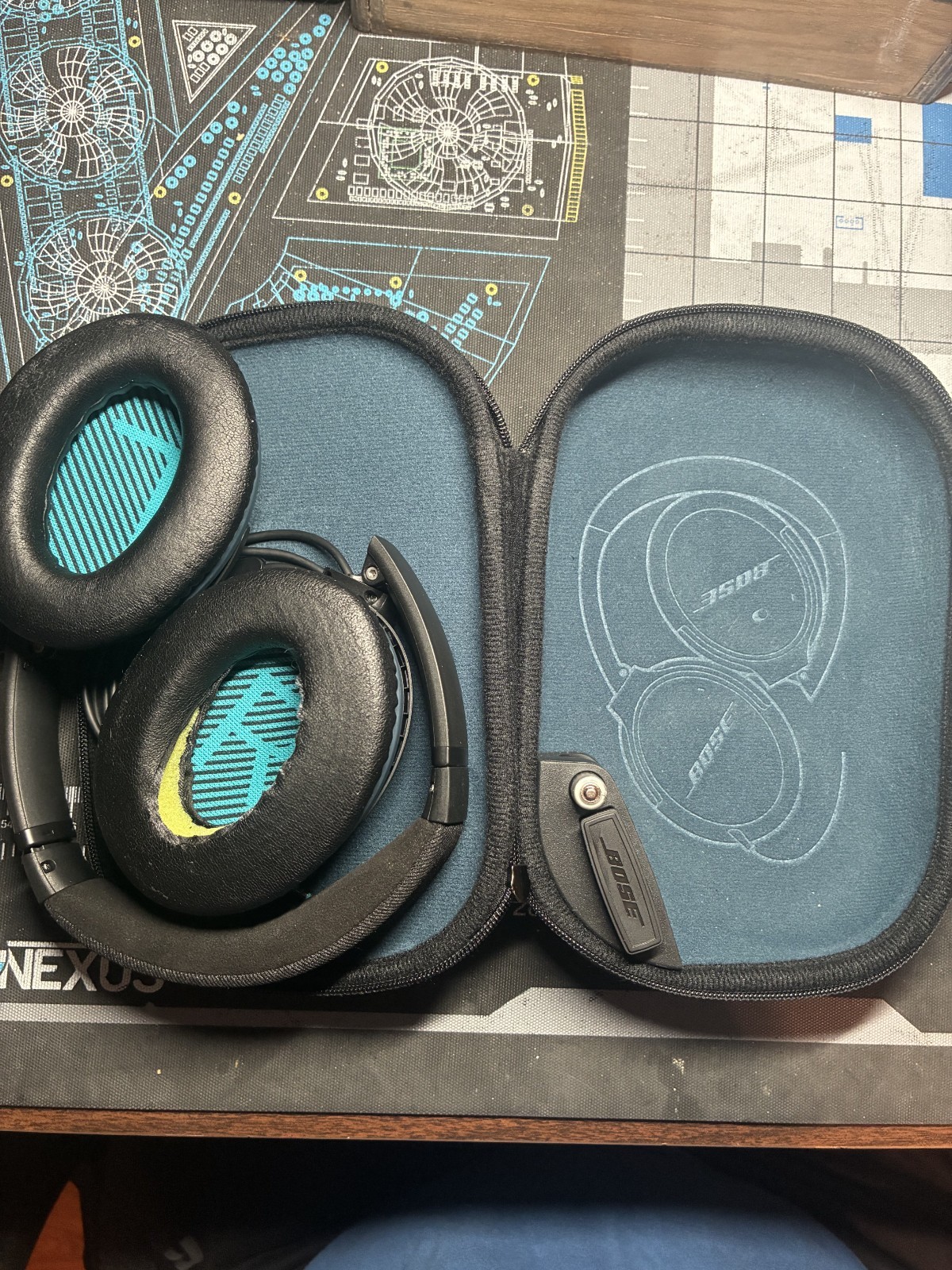Bose QuietComfort 25 Noise-Cancelling Wired Headphones (Tested Working)