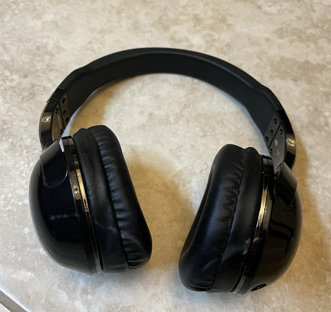 Skullcandy Hesh Model Over Ear Wired Headphones – Missing Auxiliary Cord