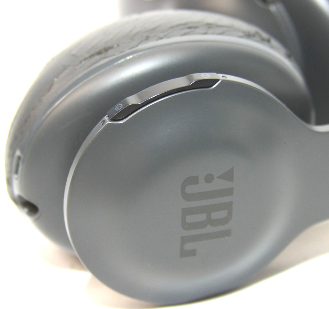 Wholesale LOT of 4 JBL Wireless Bluetooth Headphones Repair Parts AS-IS