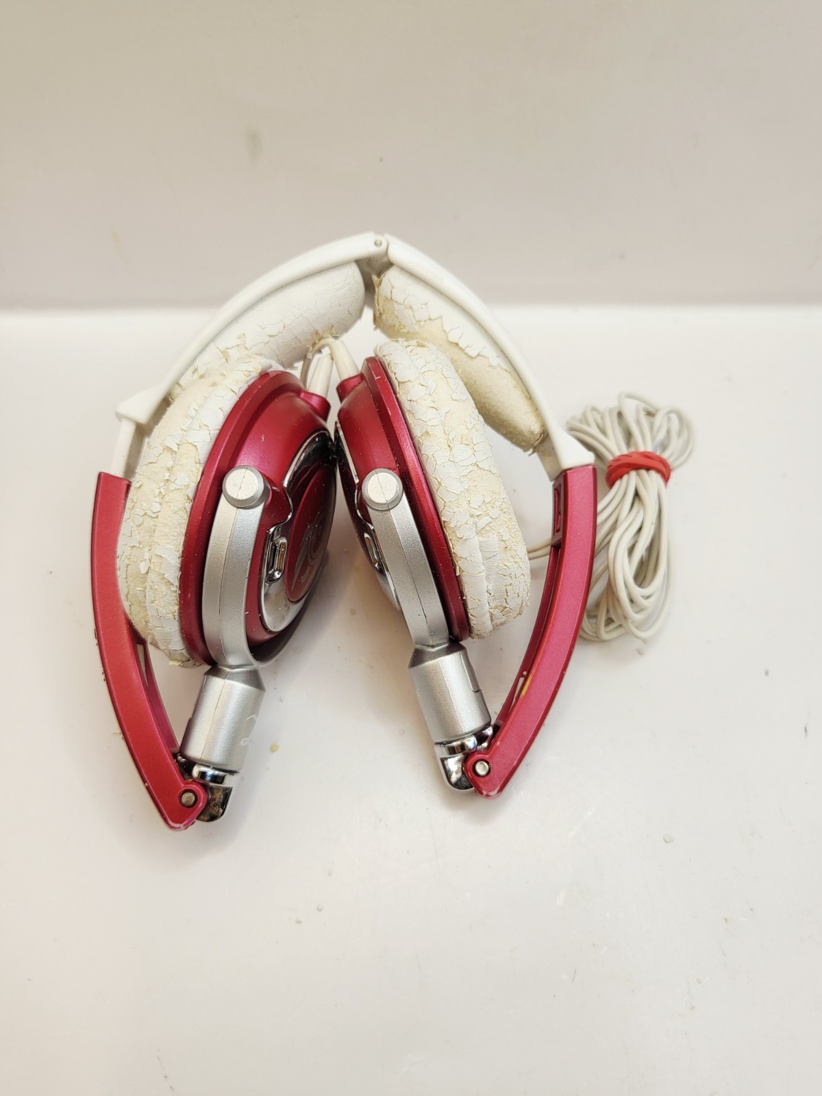 Skull Candy LOW RIDER On Ear Headphone RED 3.5mm/ REED DESCRIPTION