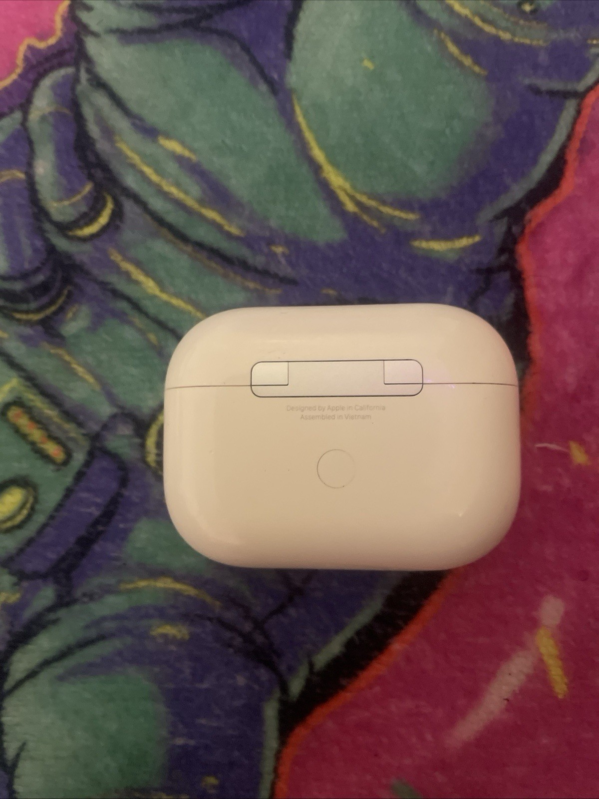 Genuine Charging Case for Apple AirPods Pro (2nd Gen) MQD83AM/A – Lightning Port