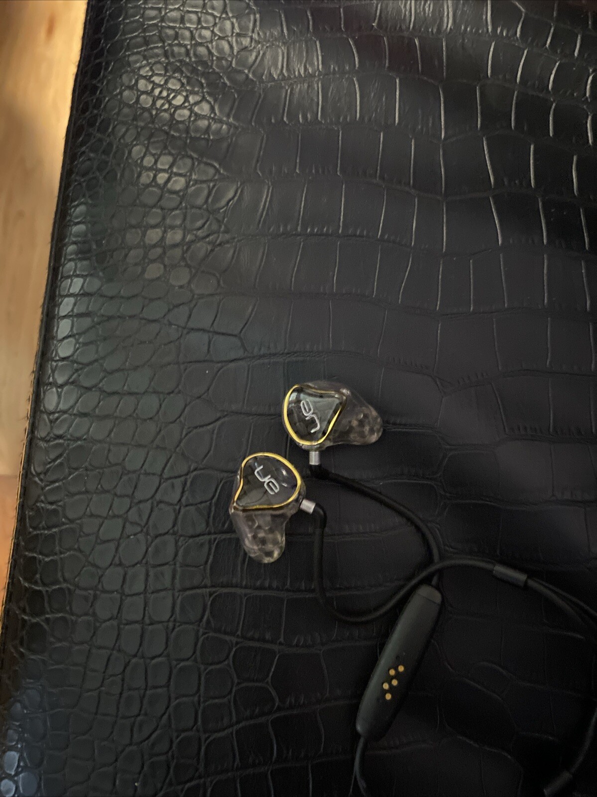 [Earphones] Ultimate Ears UE11Pro To Go Customized (used)