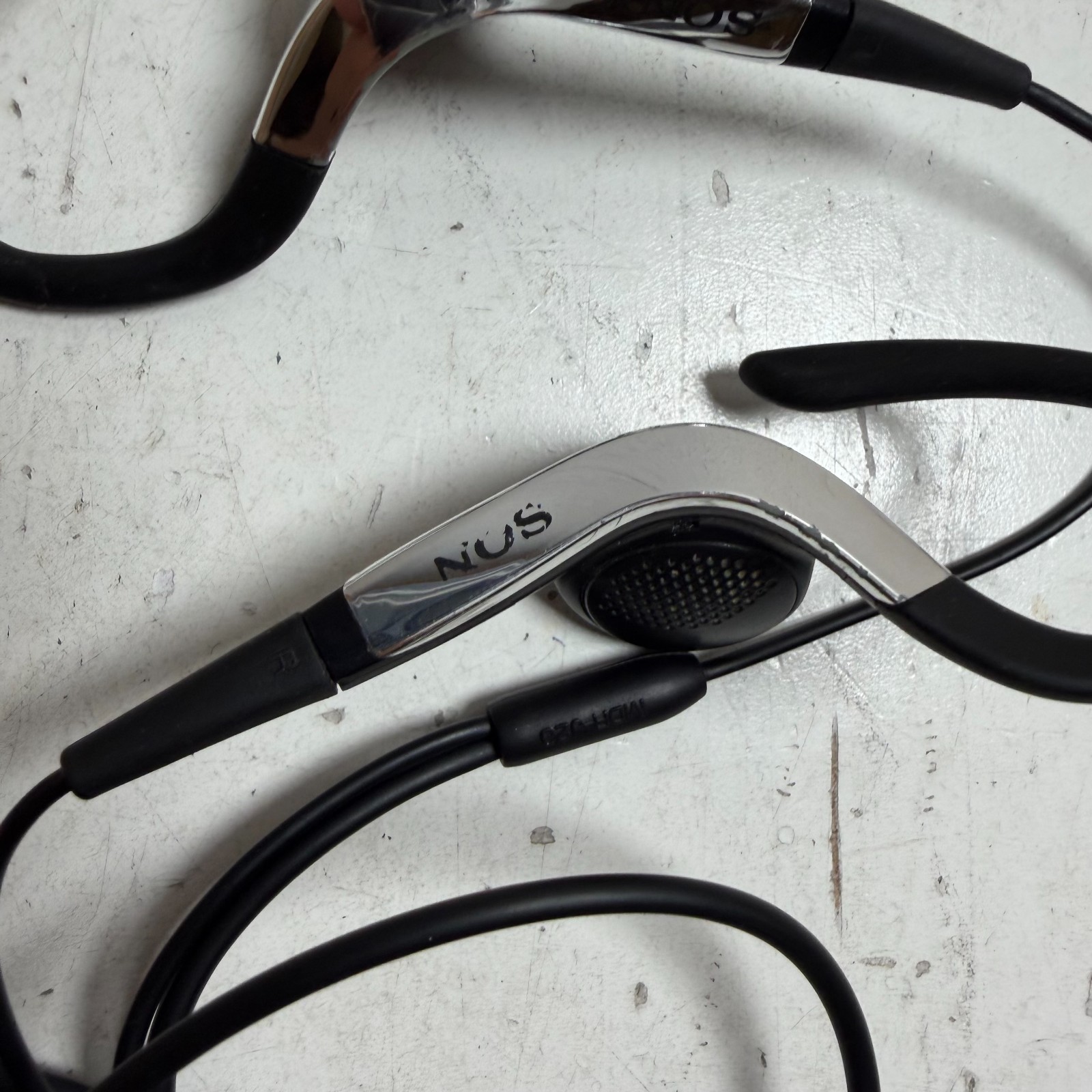 Sony MDR-J20 Silver/Black 3.5mm TRS Jack 16 Ohms Setereo Wired Sports Headphones