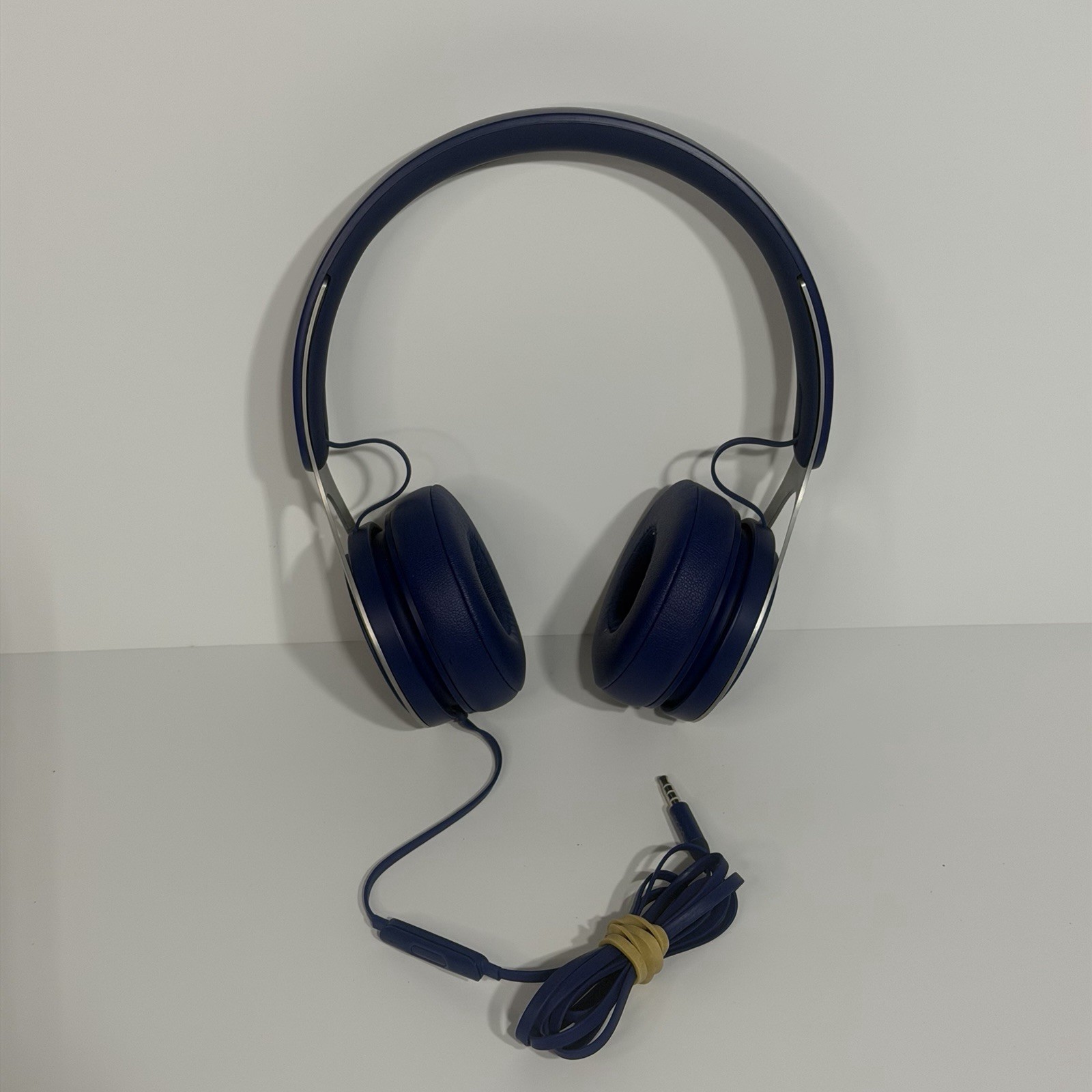 BEATS EP By Dr Dre ML9D2LLA Wired On Ear Headphones Blue Tested Good