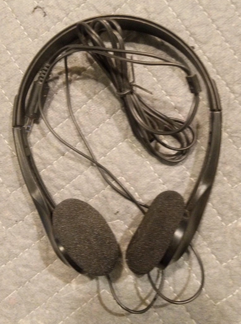 Koss TM602 Portable Lightweight Stereo Headphones Nice Used Tested Working