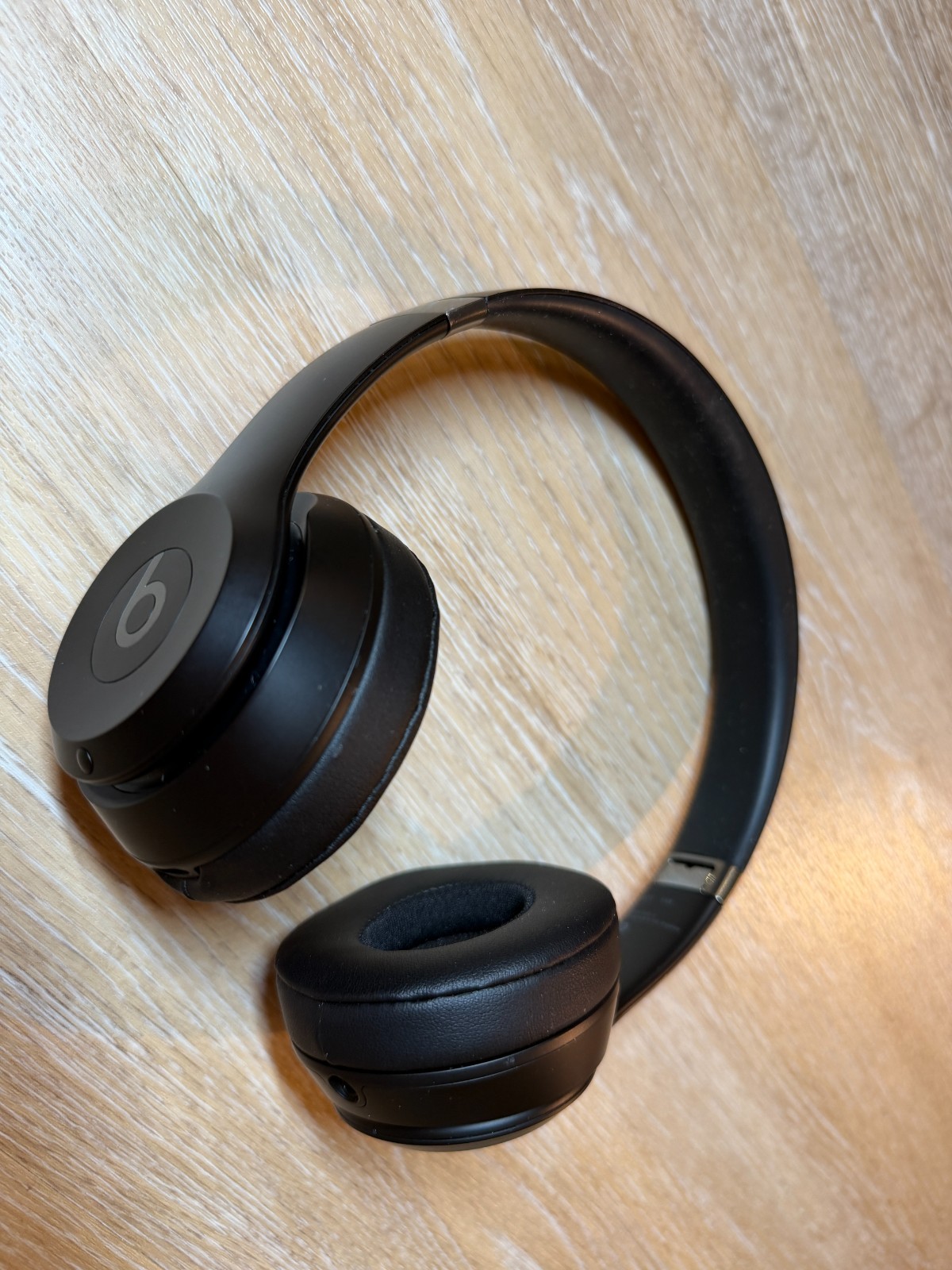 Beats – Solo 4 Wireless On-Ear Headphones various colors (A grade Condtion)