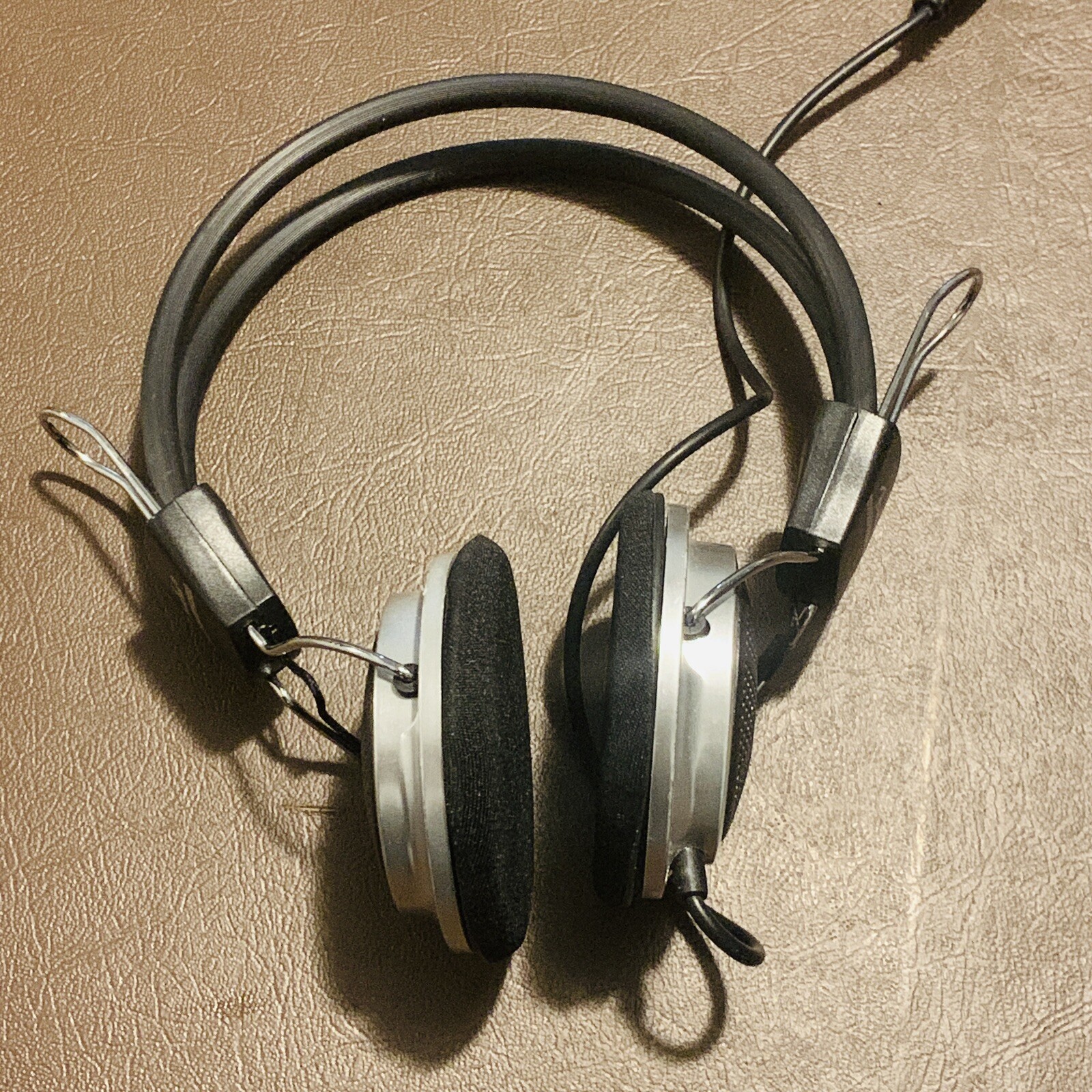 Fender Stereo Wired Headphones In-Line Volume Controller