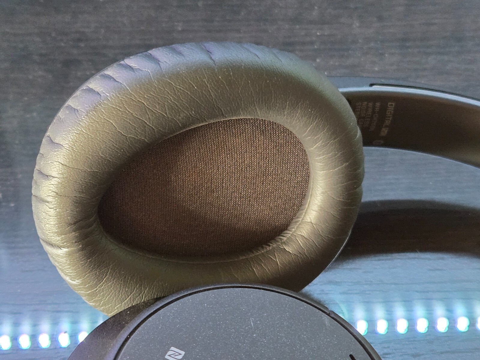Sony WH-CH720N Wireless Over-Ear Noise Cancelling Headphones Black + Manual Box