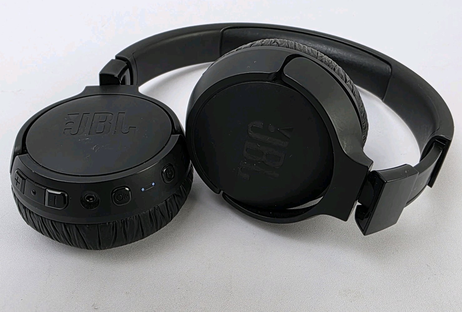 JBL Tune 670NC Black Adaptive Noise Cancelling Wireless On-Ear Headphones Tested