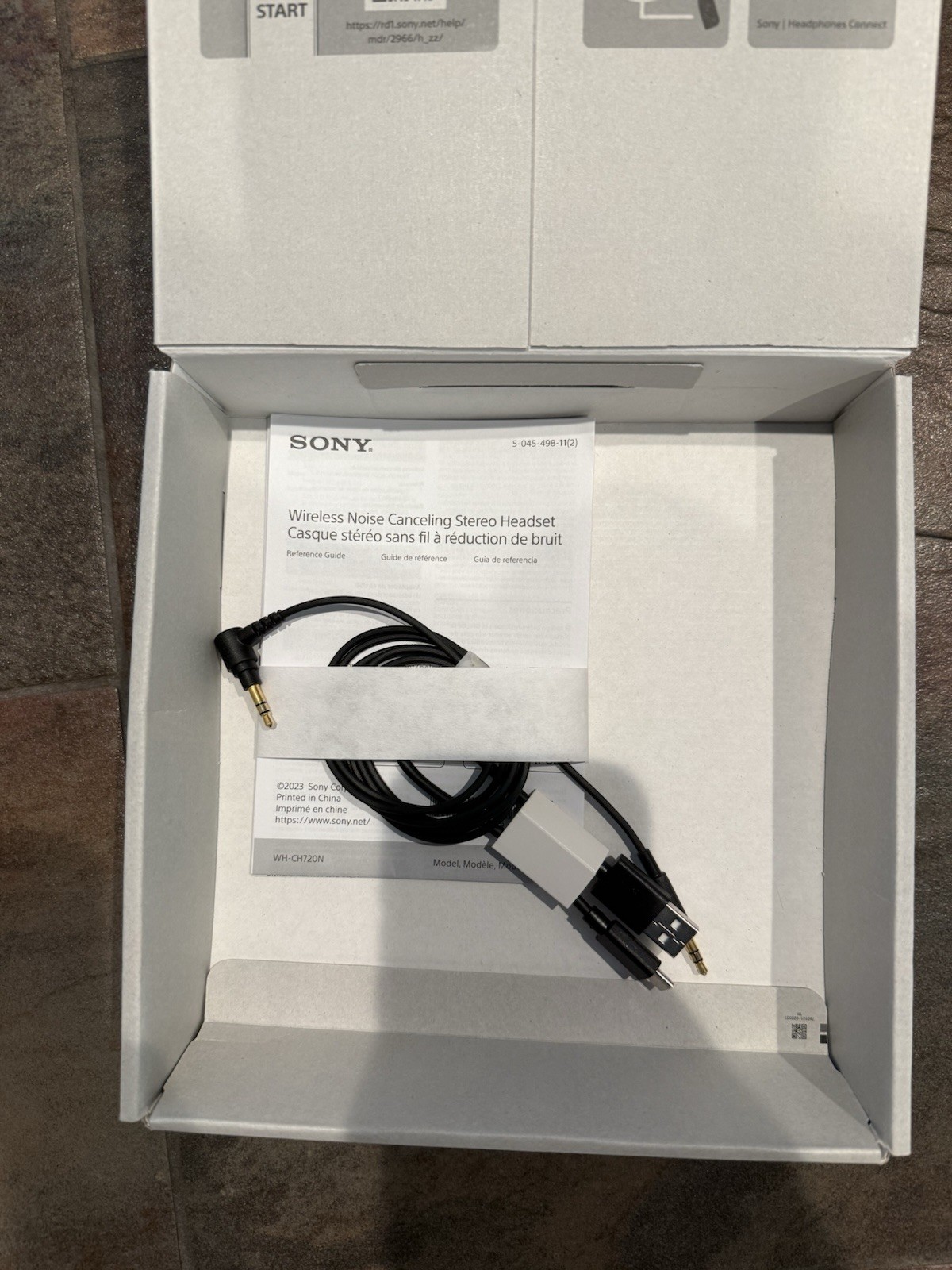 Sony WH-CH720N Bluetooth Wireless Noise-Canceling Headphones Black Barely Used