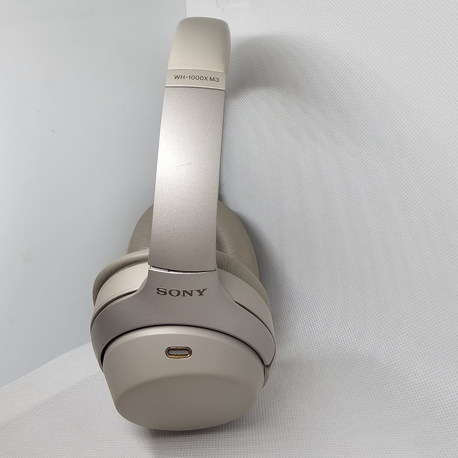 Genuine Sony WH-1000XM3 Wireless Noise-Cancelling Over-the-Ear Headphones Beige