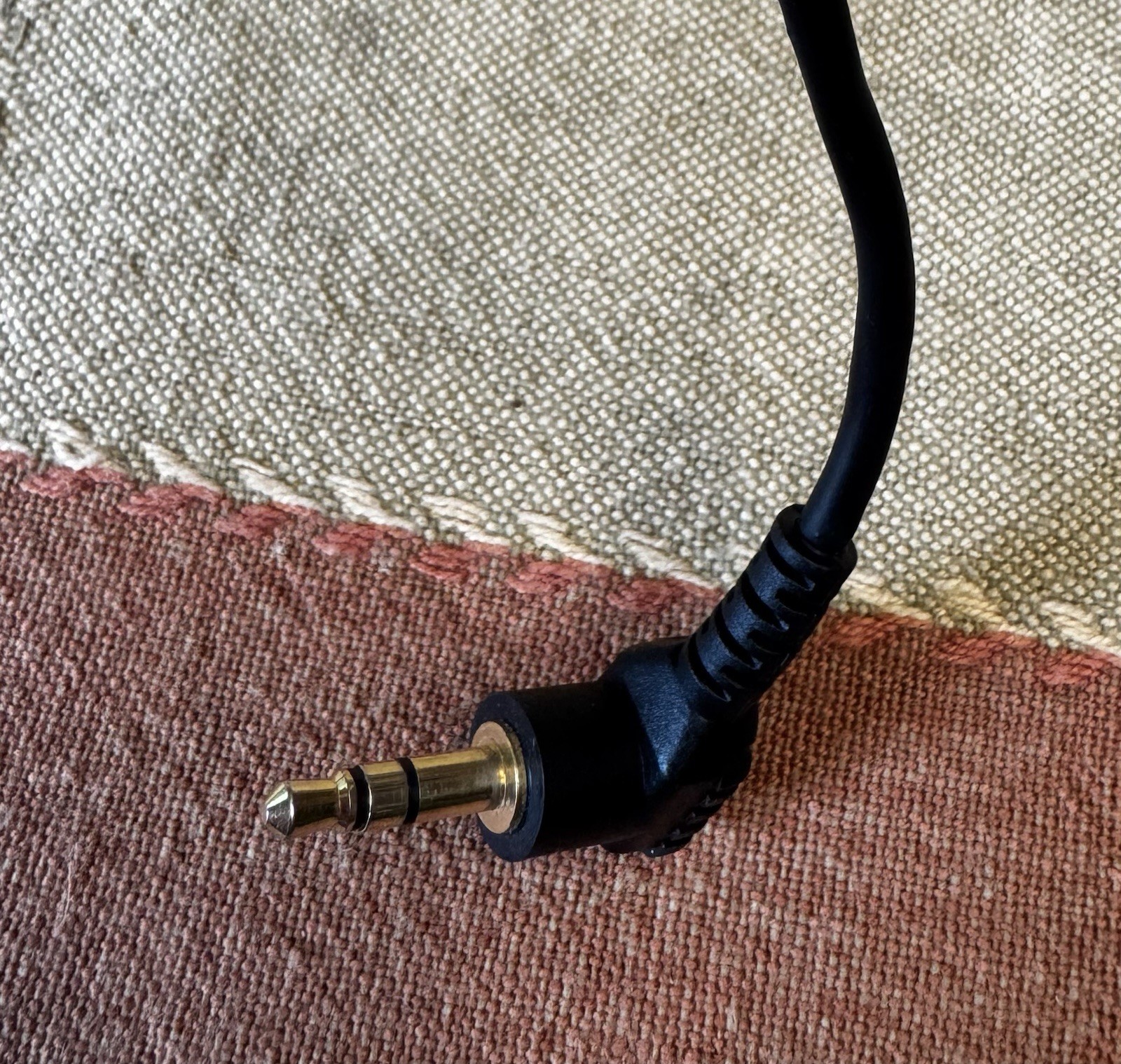 Sure Wired Earbuds Noise Cancelling Used