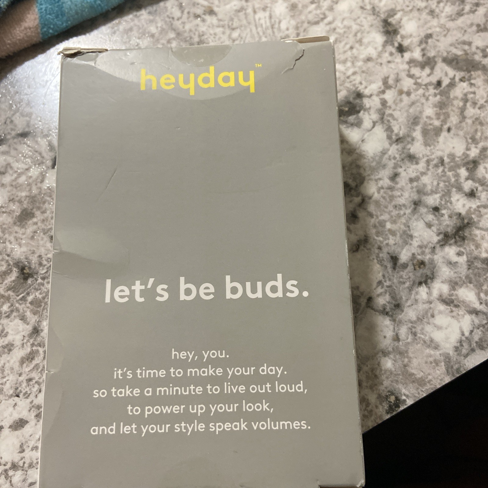 Heyday Wired Earbuds Candy Pink 3.5mm Aux In-Line Mic Remote Headphones New