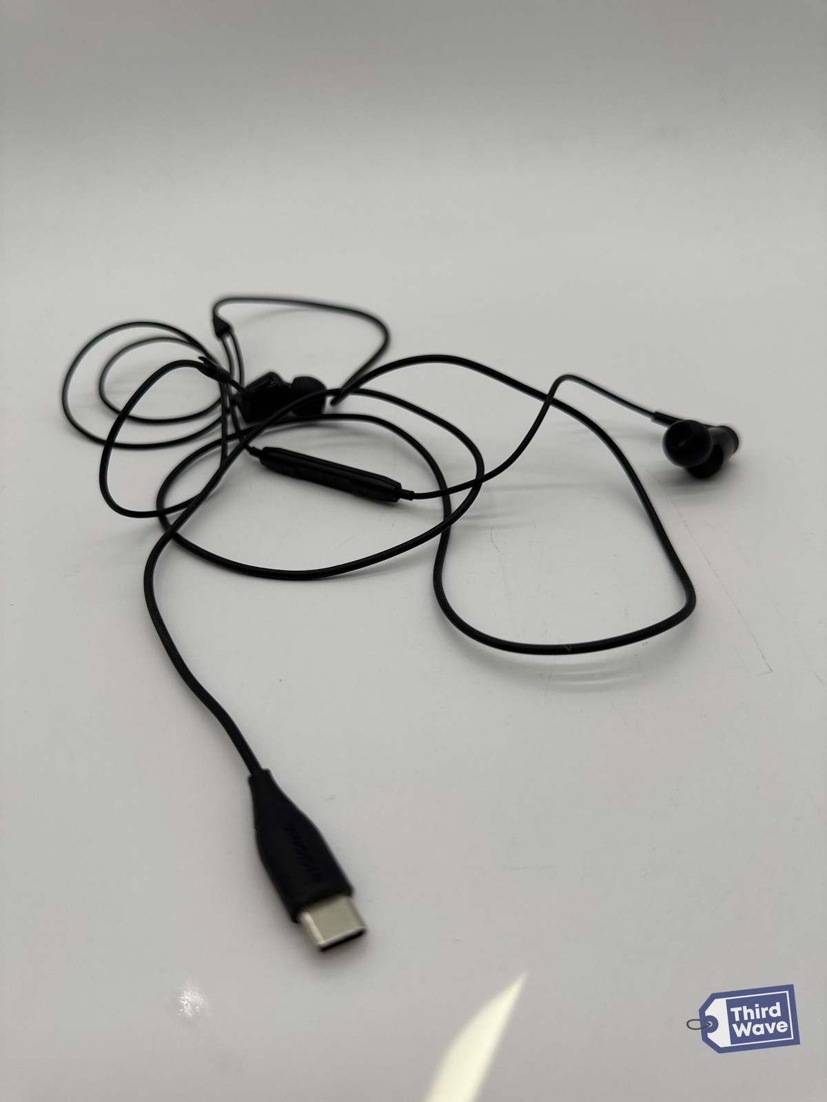 USB-C Wired Earbuds In-Ear Headphones with Microphone Type-C Digital Audio (2)