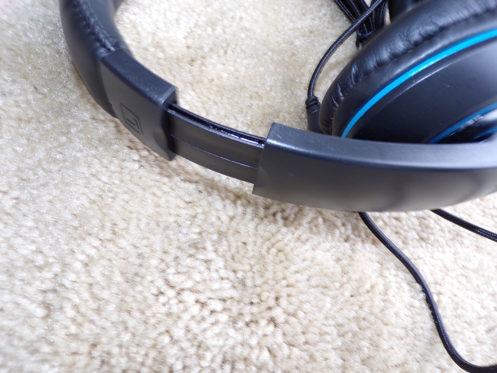 Hyve USB C Headphones Wired, Over Ear USB C Wired Headphones @h28