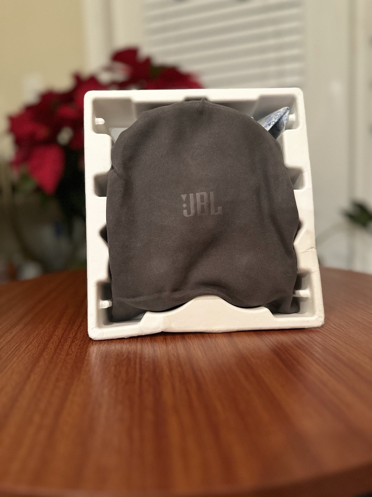 Open Box JBL Live 675 Wireless Noise Cancelling Headphones Free Shipping!!!!