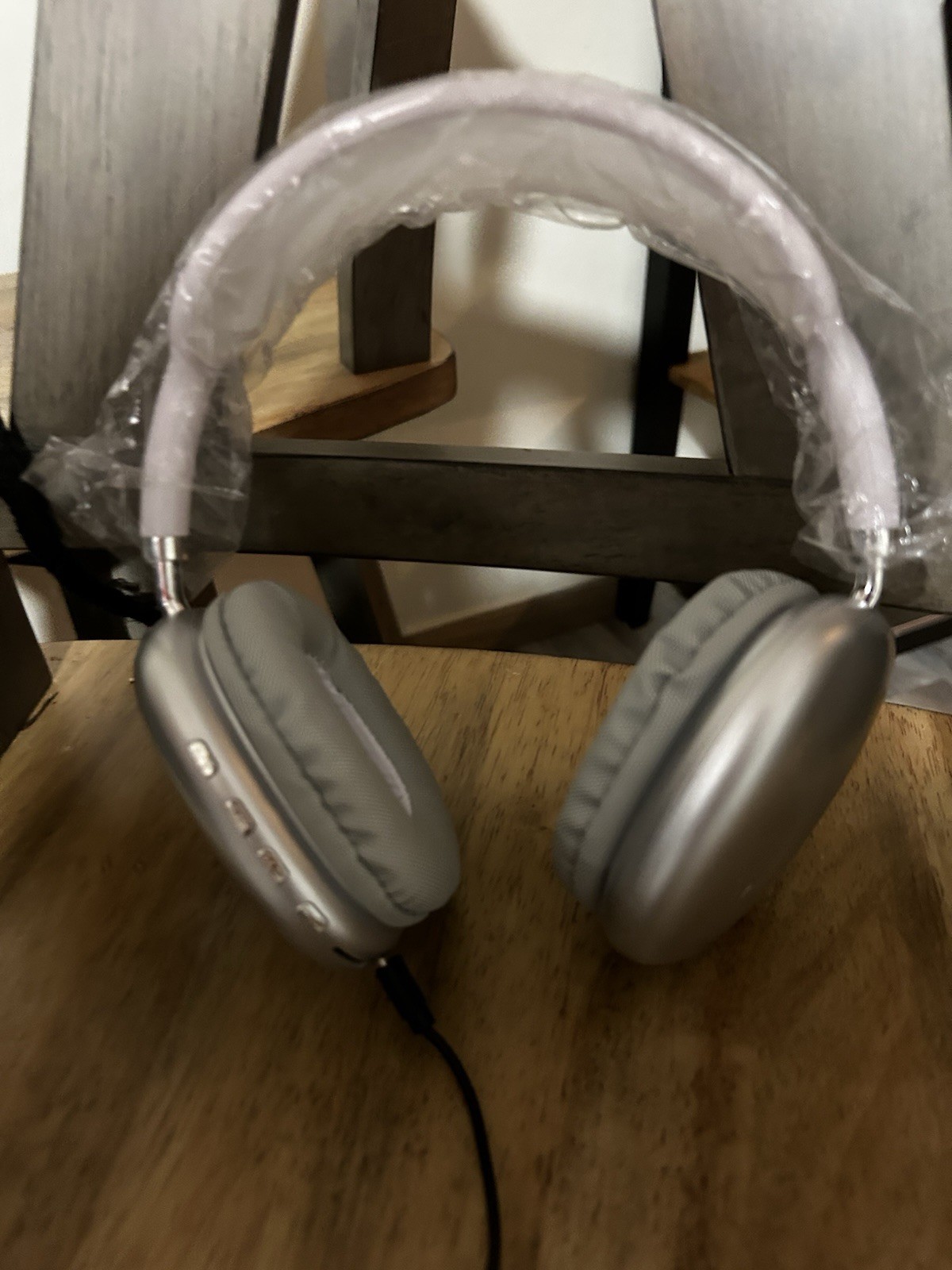 P-Max300 COOL.Art Wireless Bluetooth Headphones Touchscreen Display