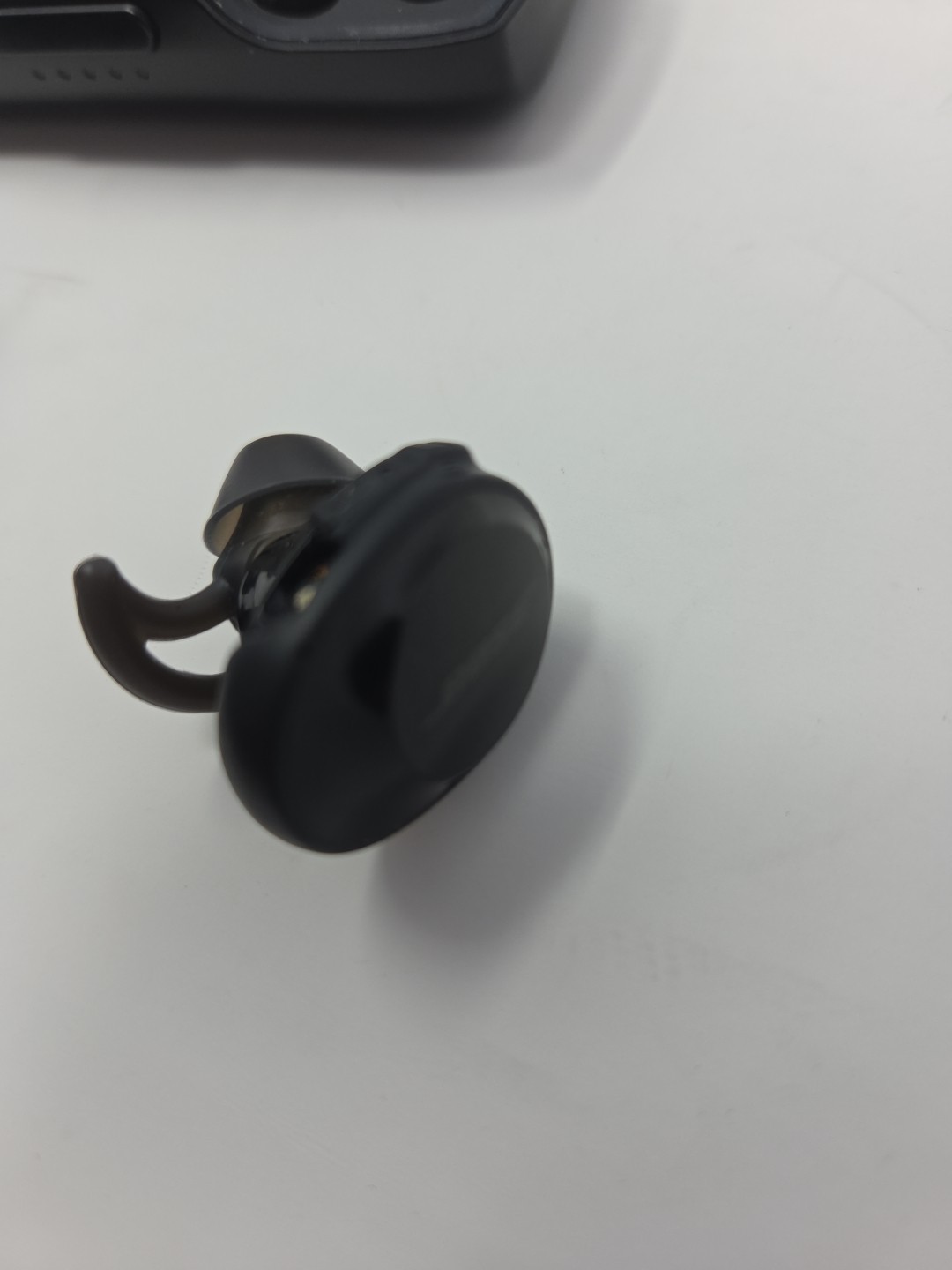 Bose SoundSport Free 423729 Earbuds Black True Wireless *READ*
