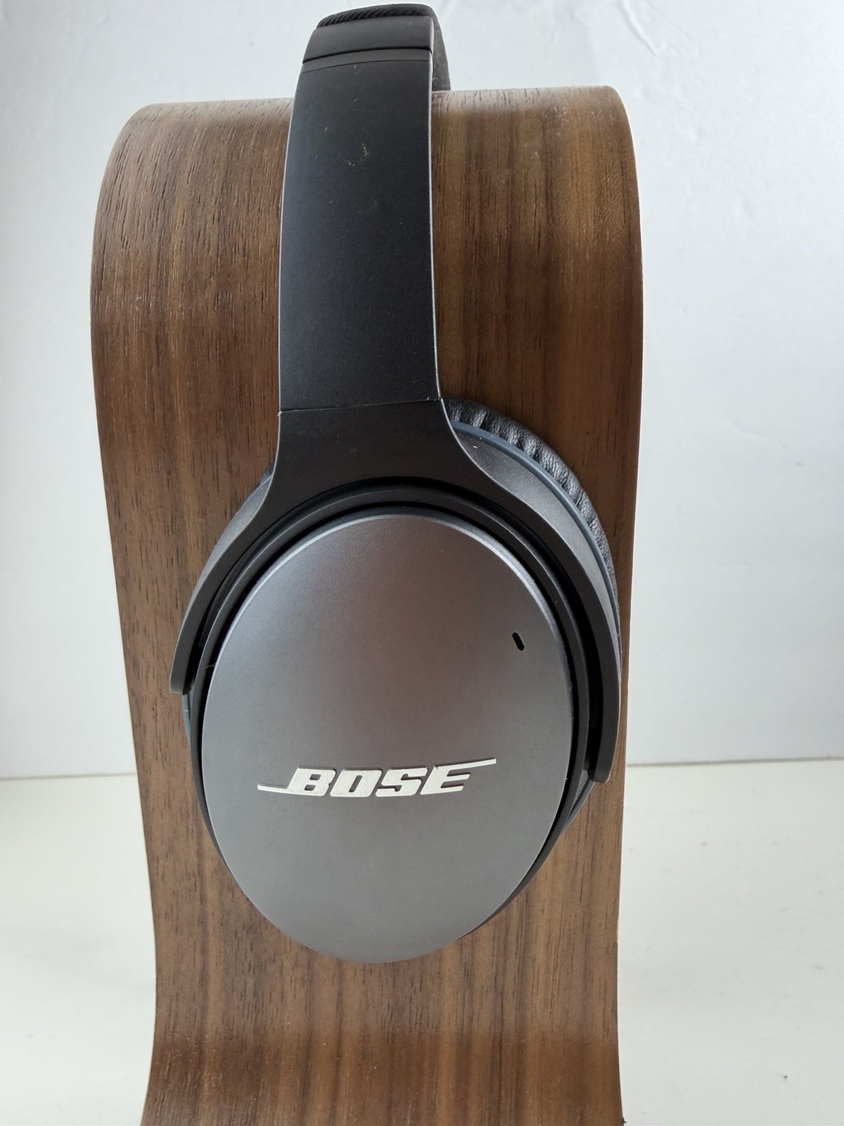 Bose QuietComfort 25 Acoustic Noise Cancelling Headphones with Carrying Case