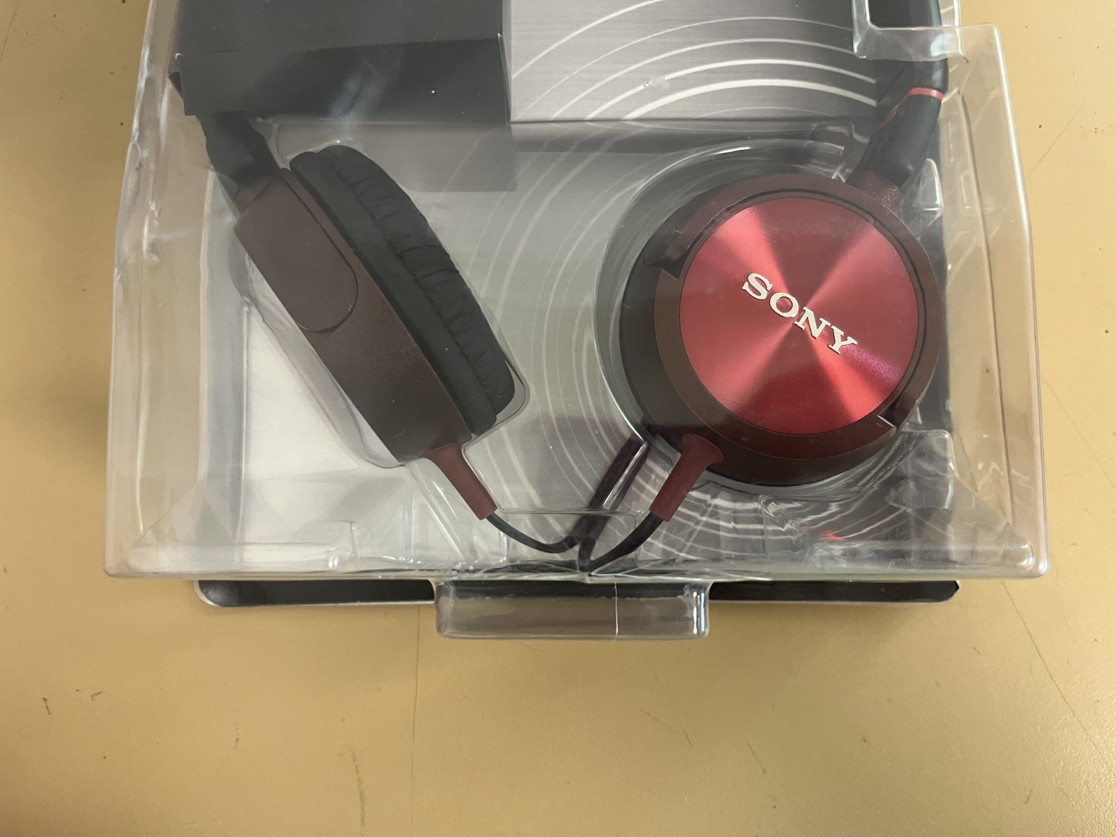 Sony MDR-ZX300 Sound Monitoring Headphones, Red, BRAND NEW