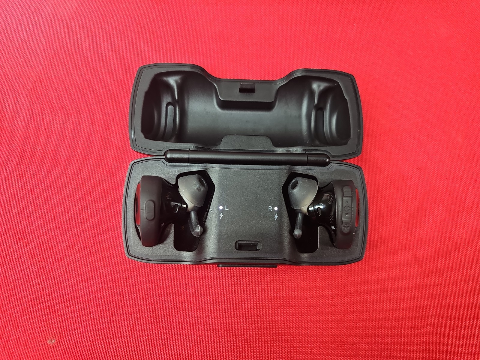 Bose SoundSport Free Wireless Headphones Earbuds Black 423729 FORPARTS ONLY
