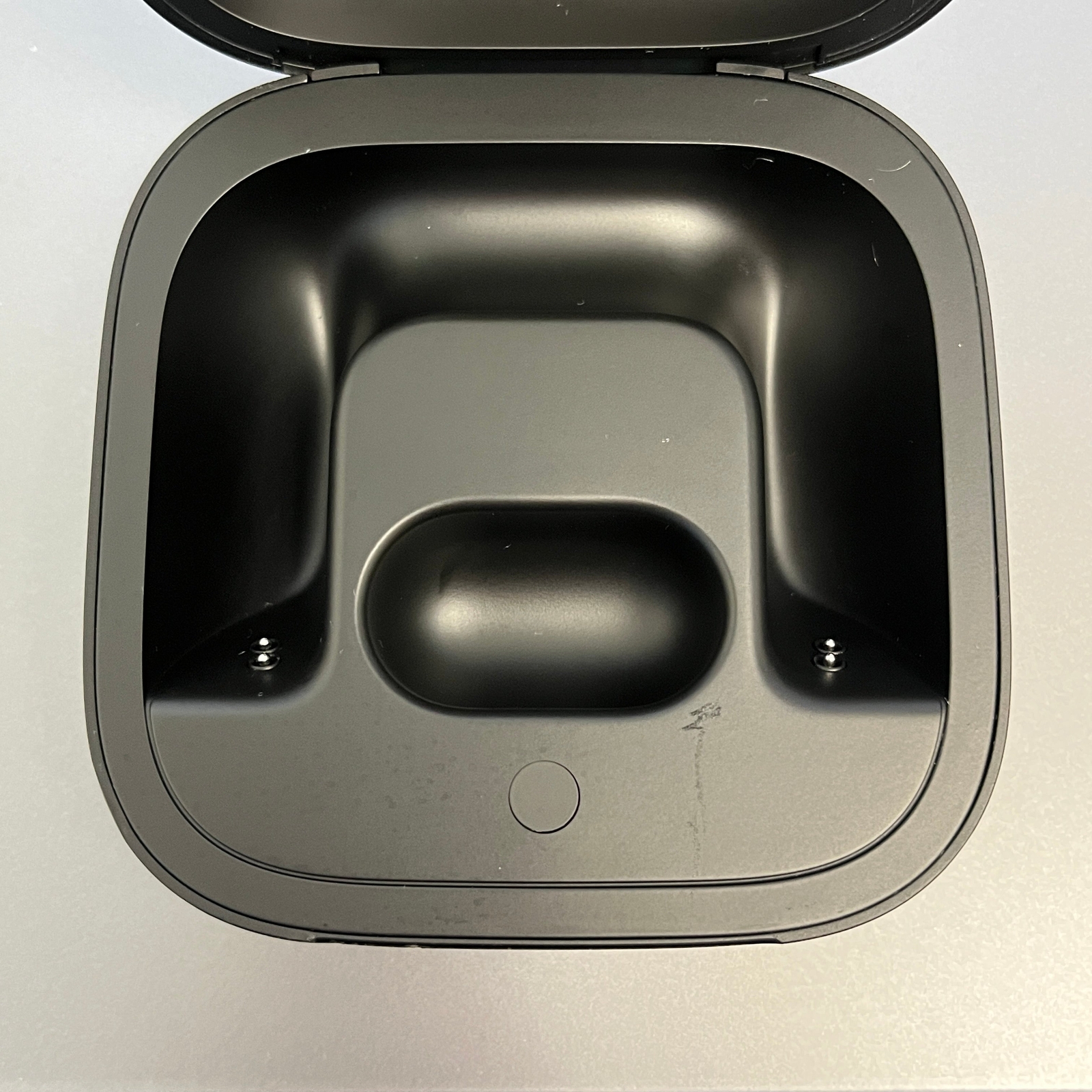PowerBeats Pro Replacement Charging Case – Fair Condition