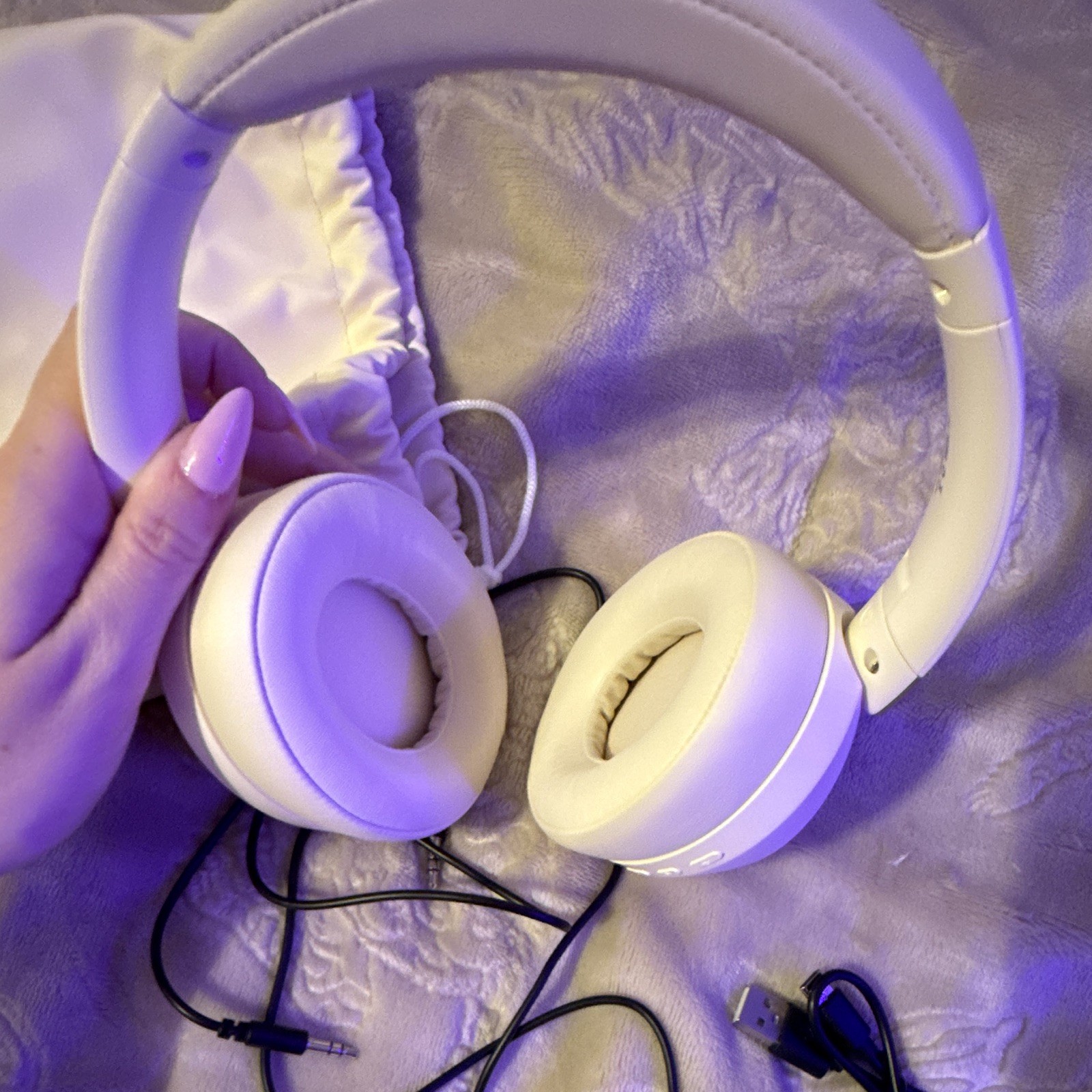 LORELEI White/Silver Noise Cancelling Bluetooth Headphones (used once, charger)