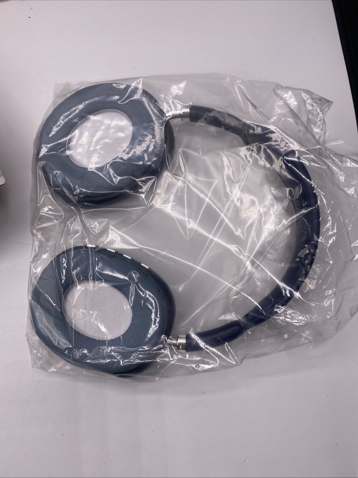 New P9 WIRELESS Hi FI Stereo Headphones Navy Blue Gamer Headset NIB ATL125