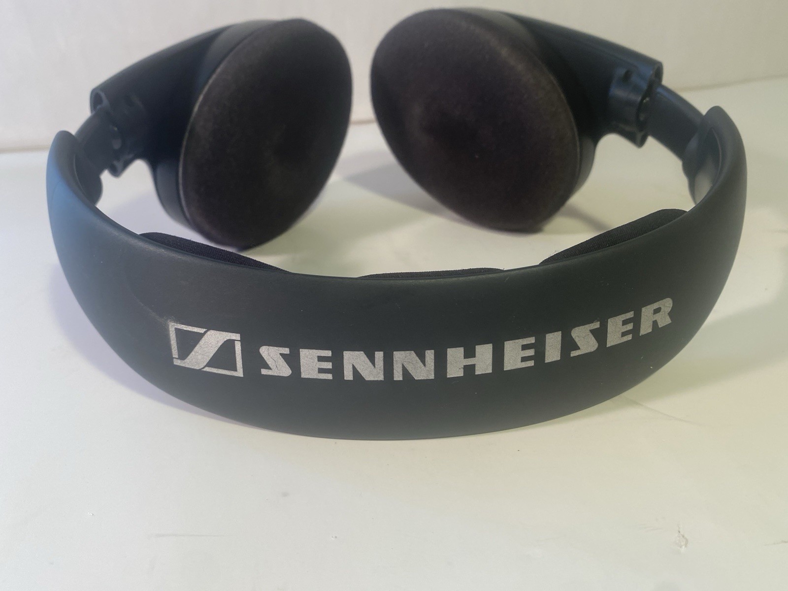 Sennheiser wireless headphones HDR 135 (TR 135) With base + cables