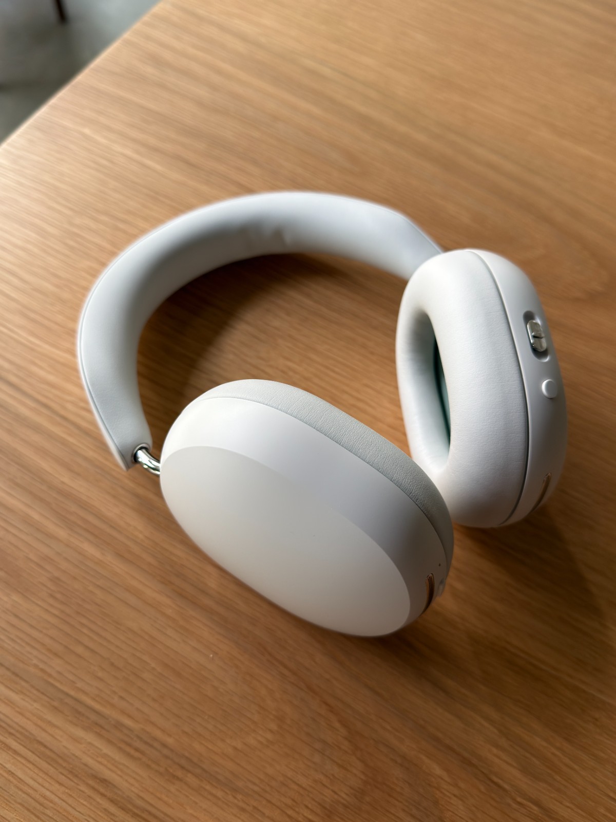 Sonos Ace Soft White – Wireless Over Ear Headphones