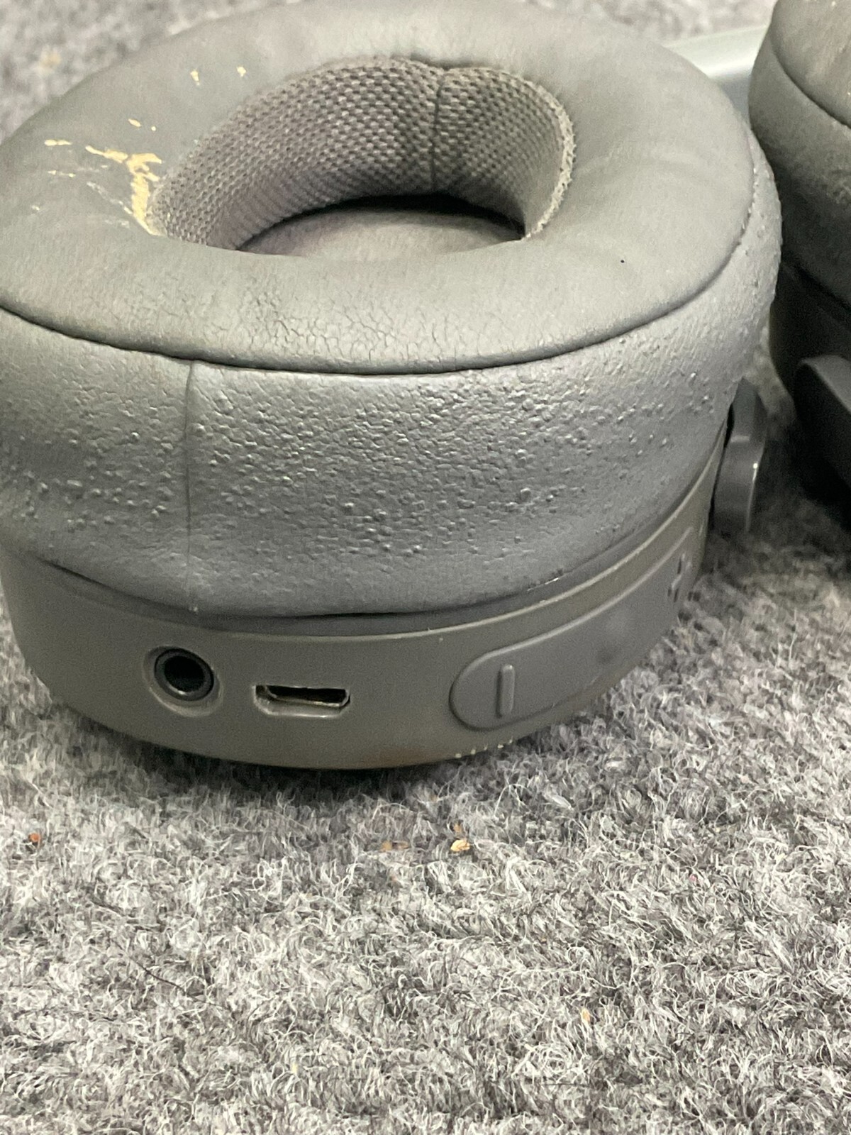 Skullcandy Gray Over Ear Headphones Used With Cable