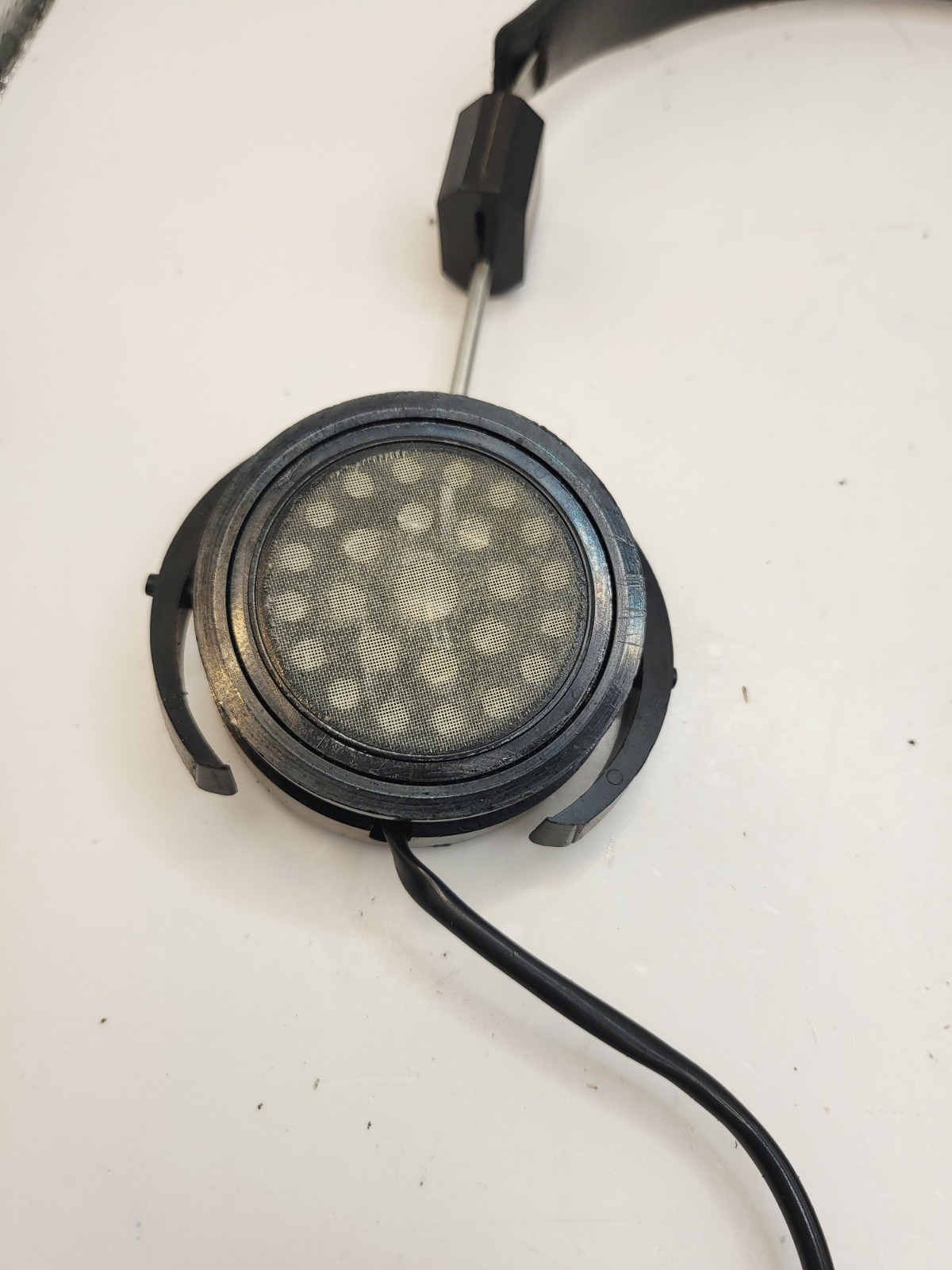 Grado Labs SR 225 Prestige Series Headphones – NEED NEW EARPAD