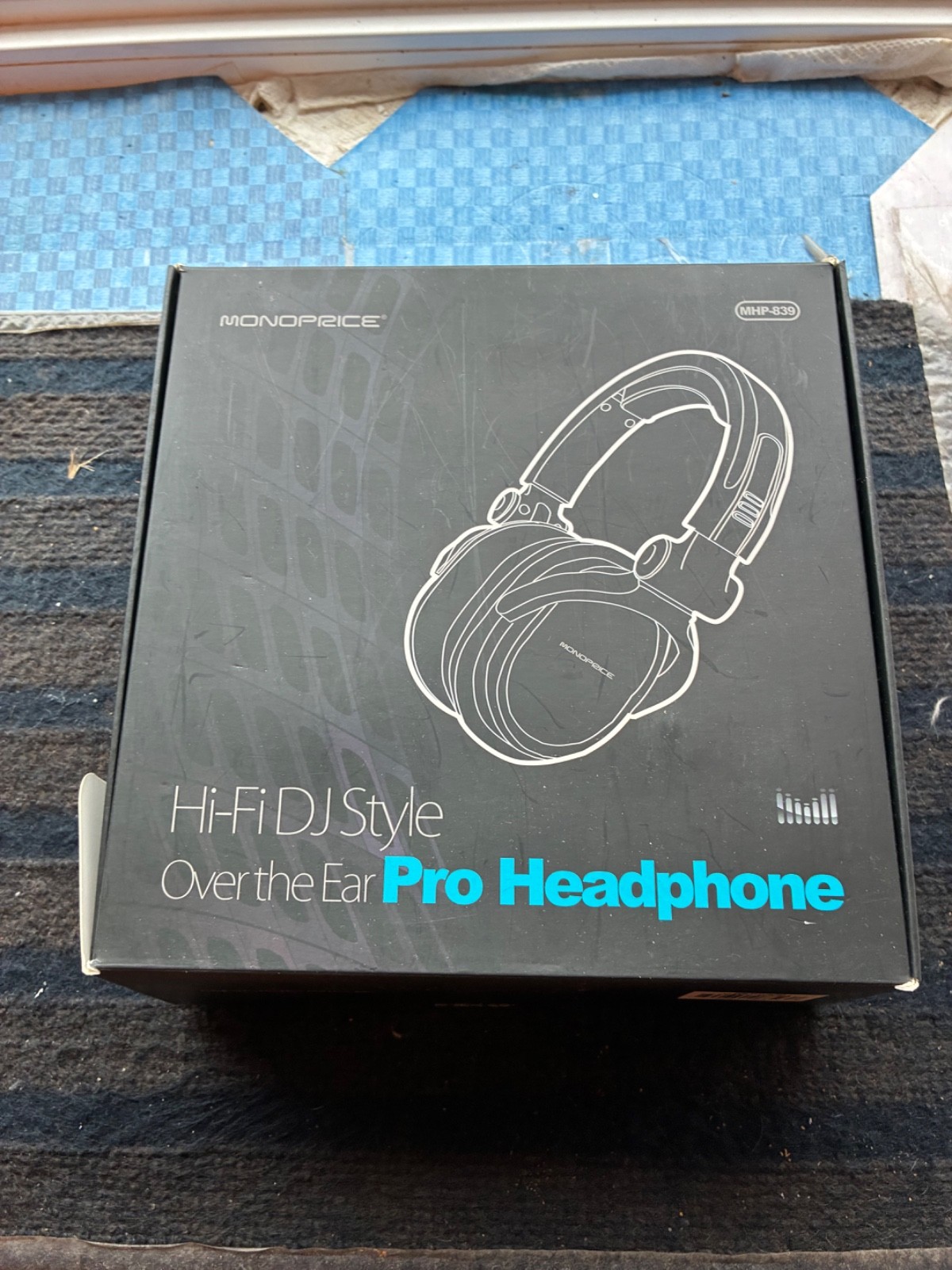 MONOPRICE: MHP-839 Hi-Fi DJ Style Over-the-Ear Pro Headphones