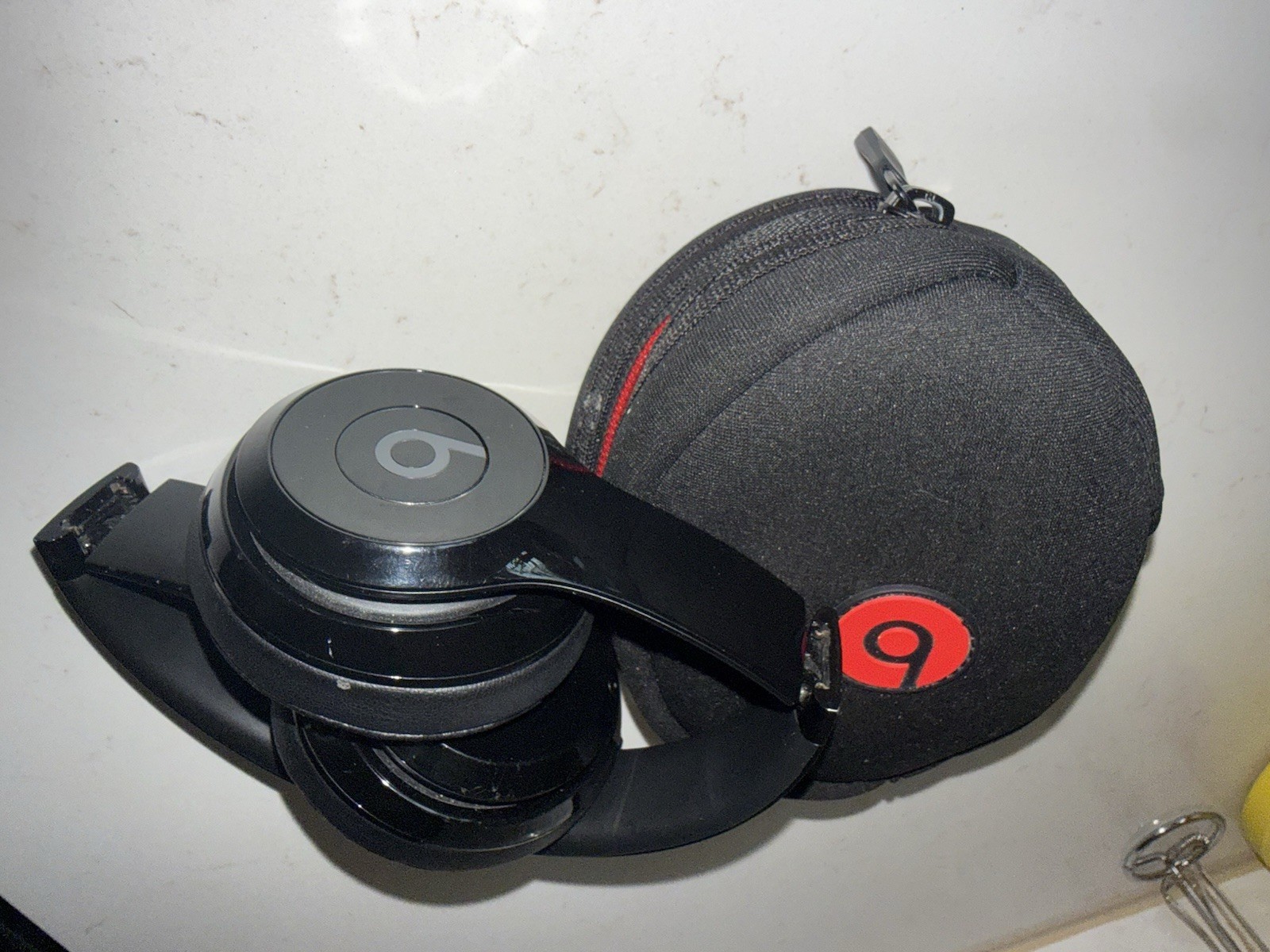 Beats by Dr. Dre Solo3 Over the Ear Headphone – Gloss Black