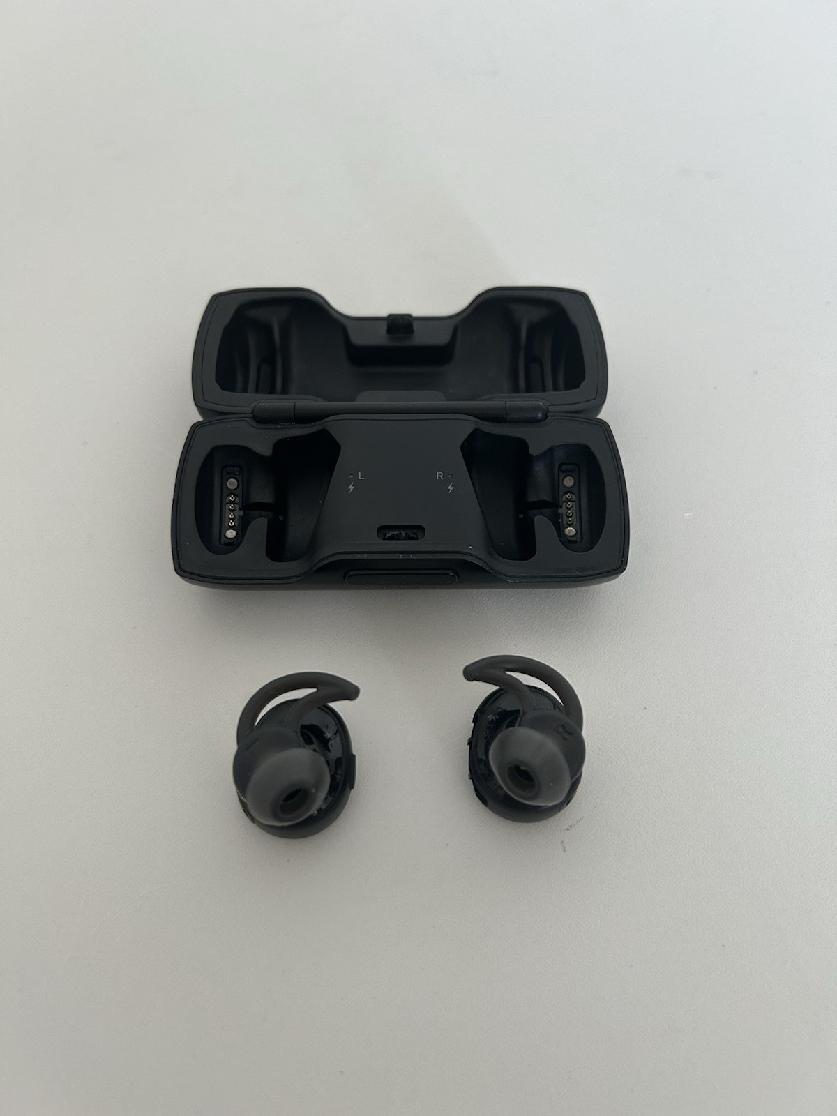 Bose SoundSport Wireless Headphones Sport Bluetooth Earbuds In-ear (For Parts)