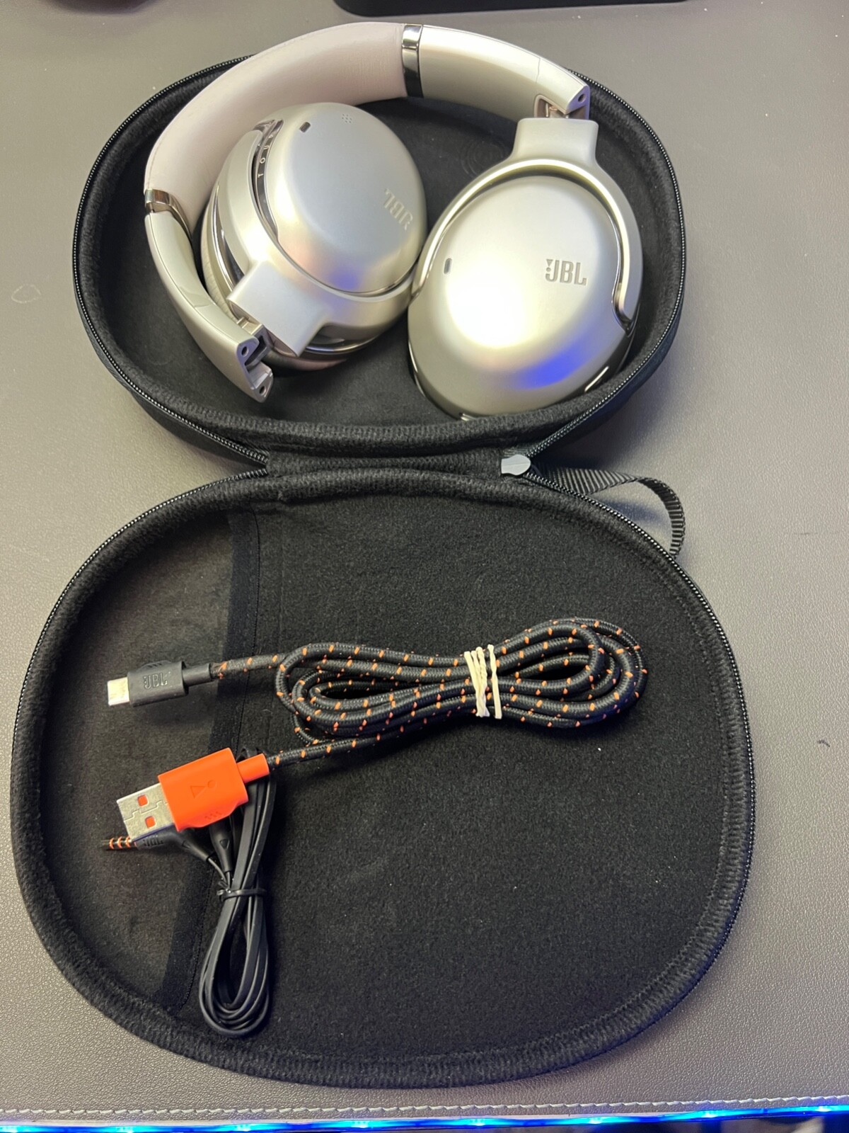 JBL Tour One M2 Wireless Over-Ear Headphones & Traveling case