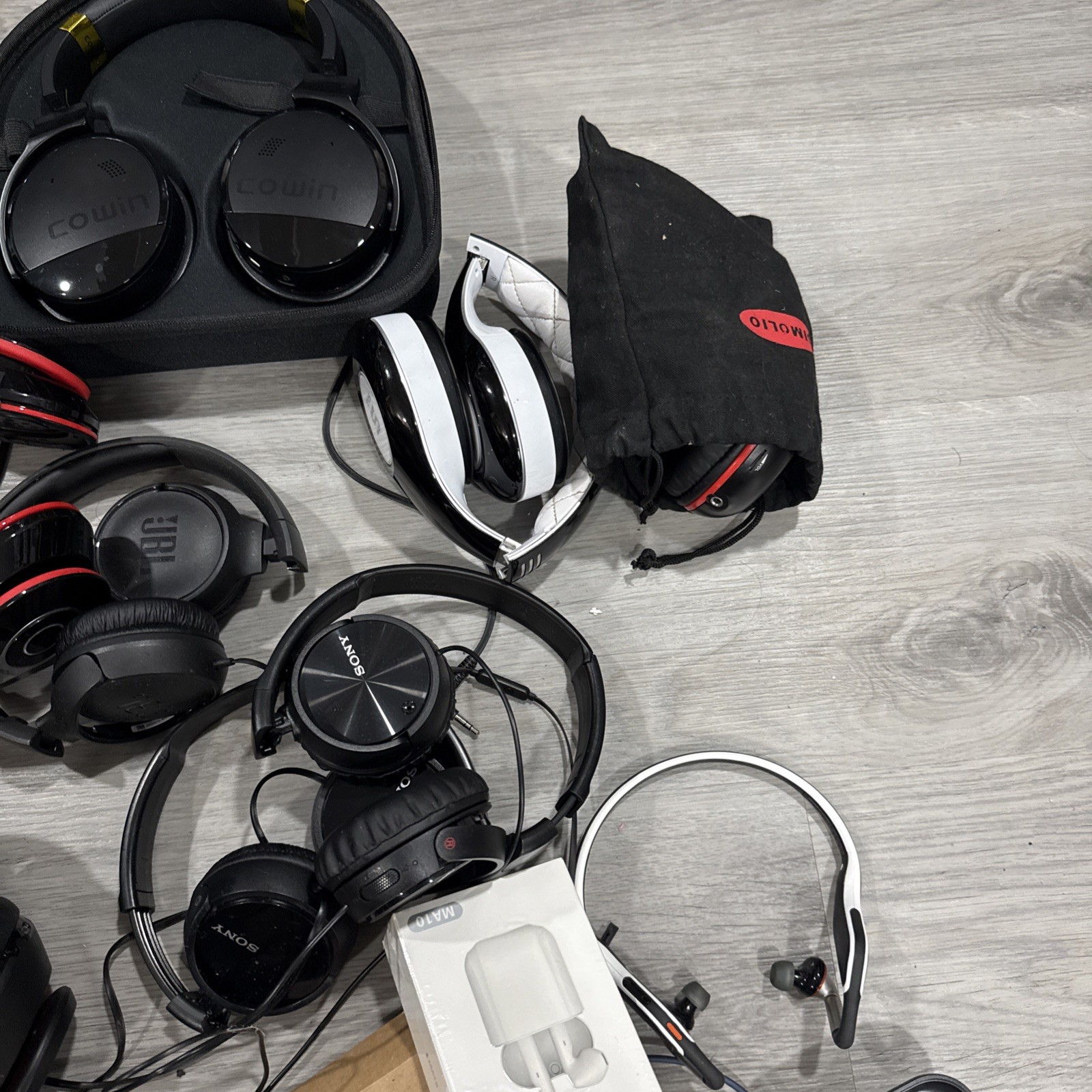 LOT OF HEADPHONES,EARBUDS MUSIC, WIRED Wireless Ect (UNTESTED) AS IS⚠️