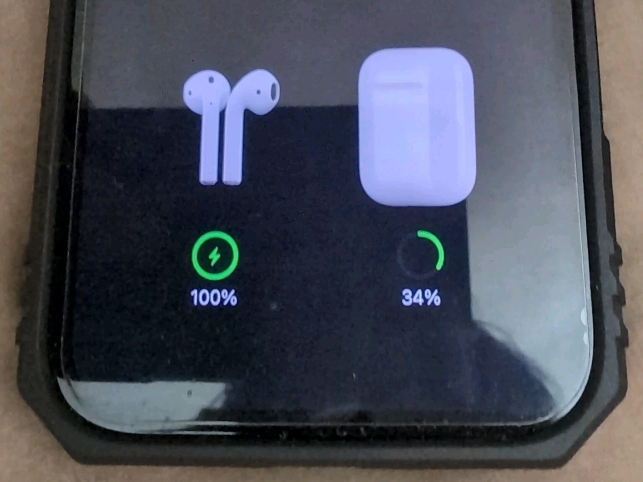 Apple iPod Shuffle 1st Gen & AirPods (1st Gen) Charging Stand + Case Cover