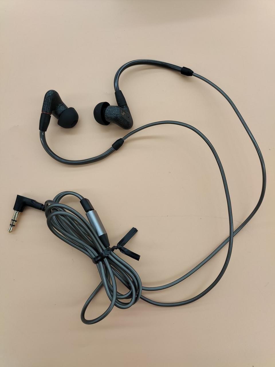 SENNHEISER IE300 Earphones 7mm Driver In-Ear Wired Flexible Earhook