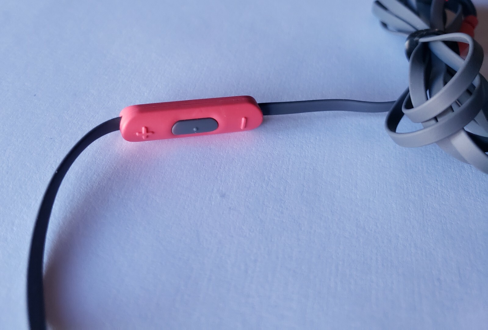 OEM SIREN RED Dre Beats Tour2 In-Ear Headphones with AUDIO ISSUE – Read Details